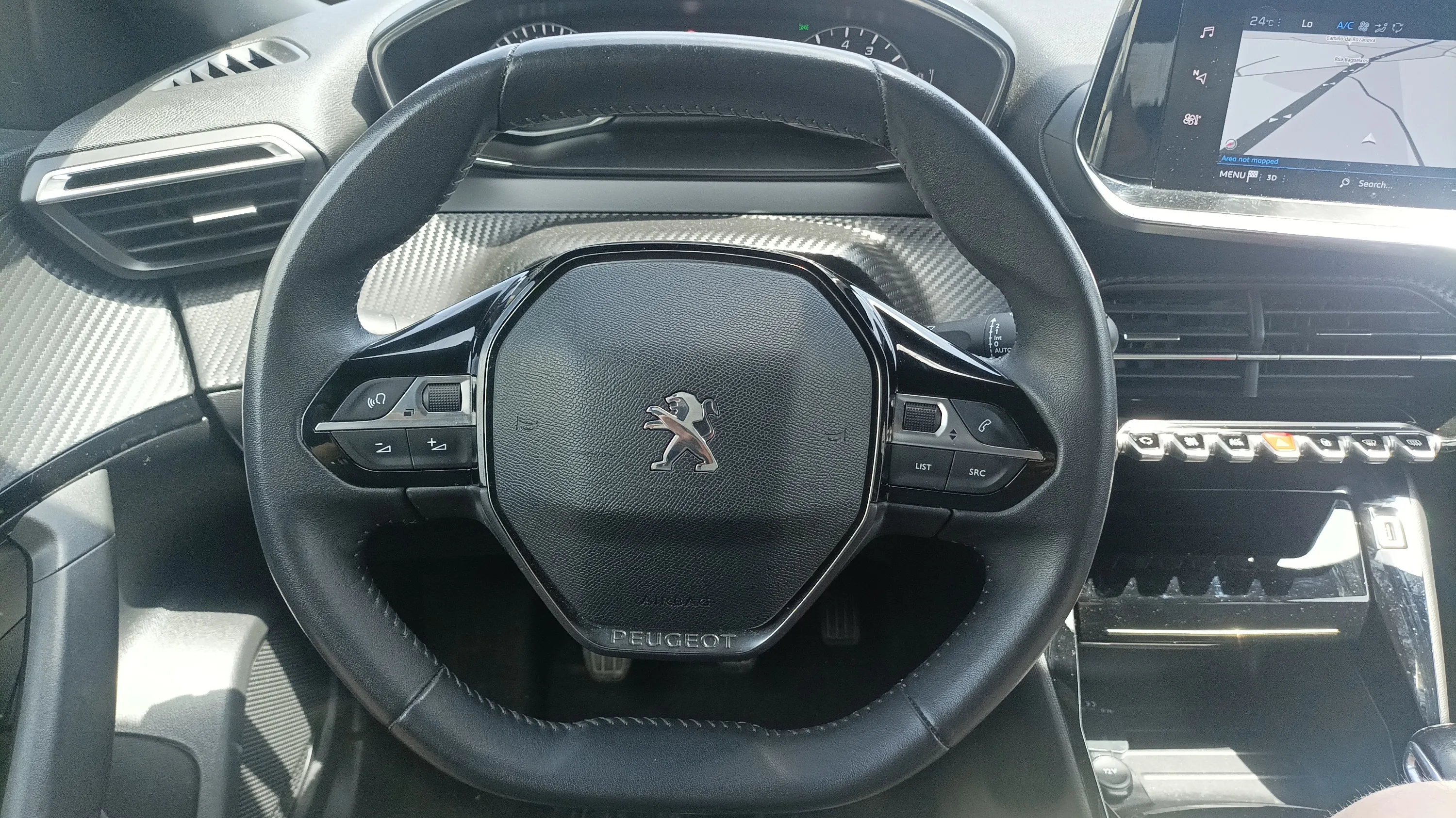 Peugeot 2008 Allure PureTech 100 BVM6 - foto 9
