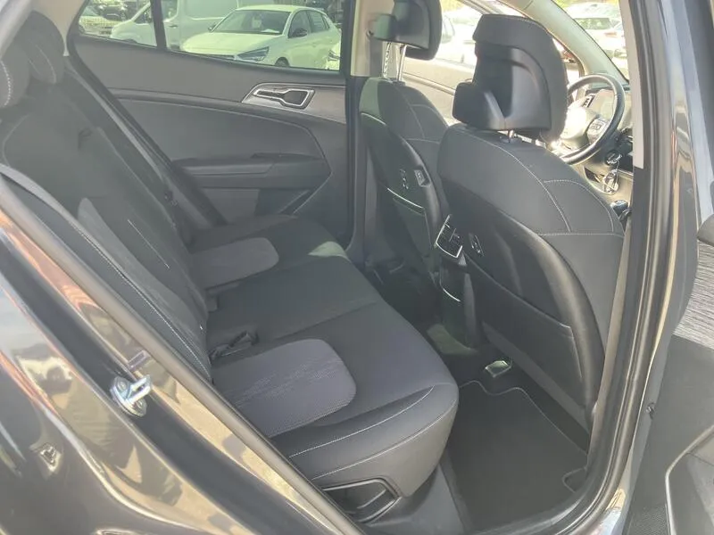 Kia Sportage 1.6 T-GDi MHEV Drive 4x2 - foto 30