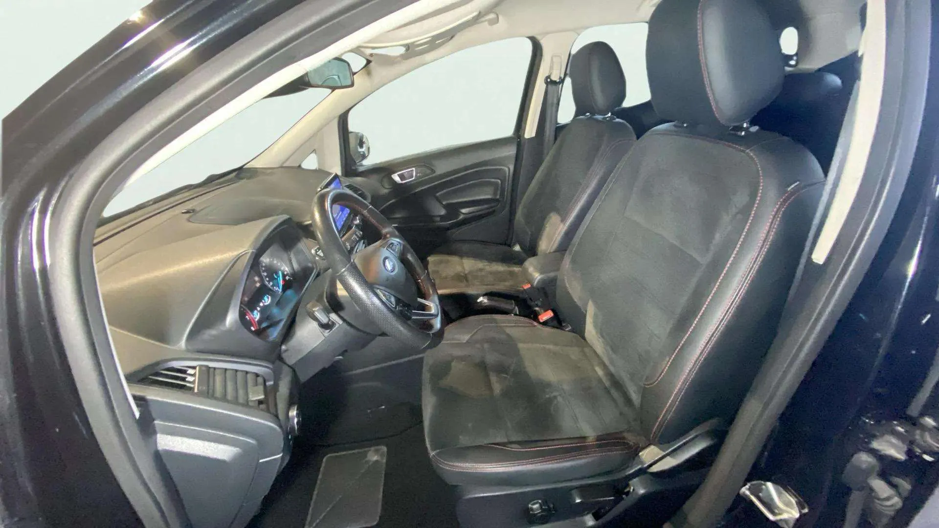 Ford EcoSport 1.0T EcoBoost ST Line - foto 15