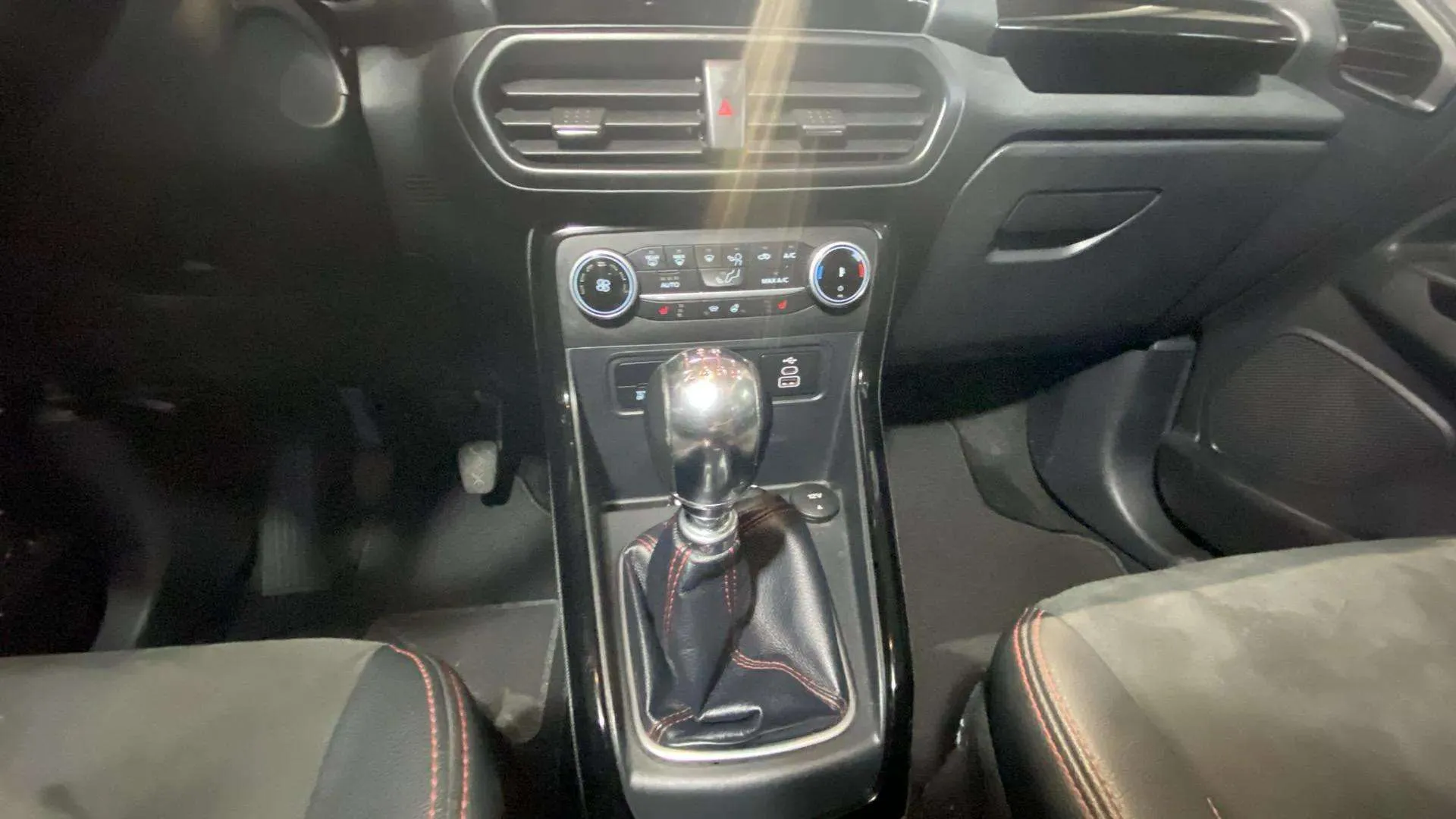 Ford EcoSport 1.0T EcoBoost ST Line - foto 12