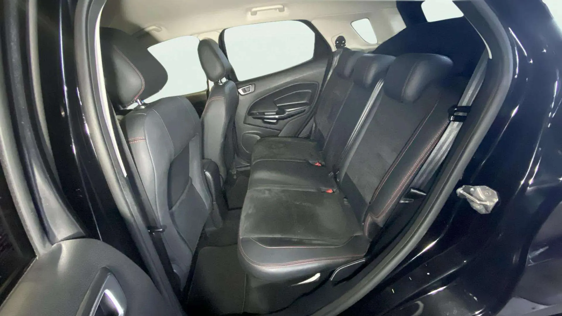 Ford EcoSport 1.0T EcoBoost ST Line - foto 16