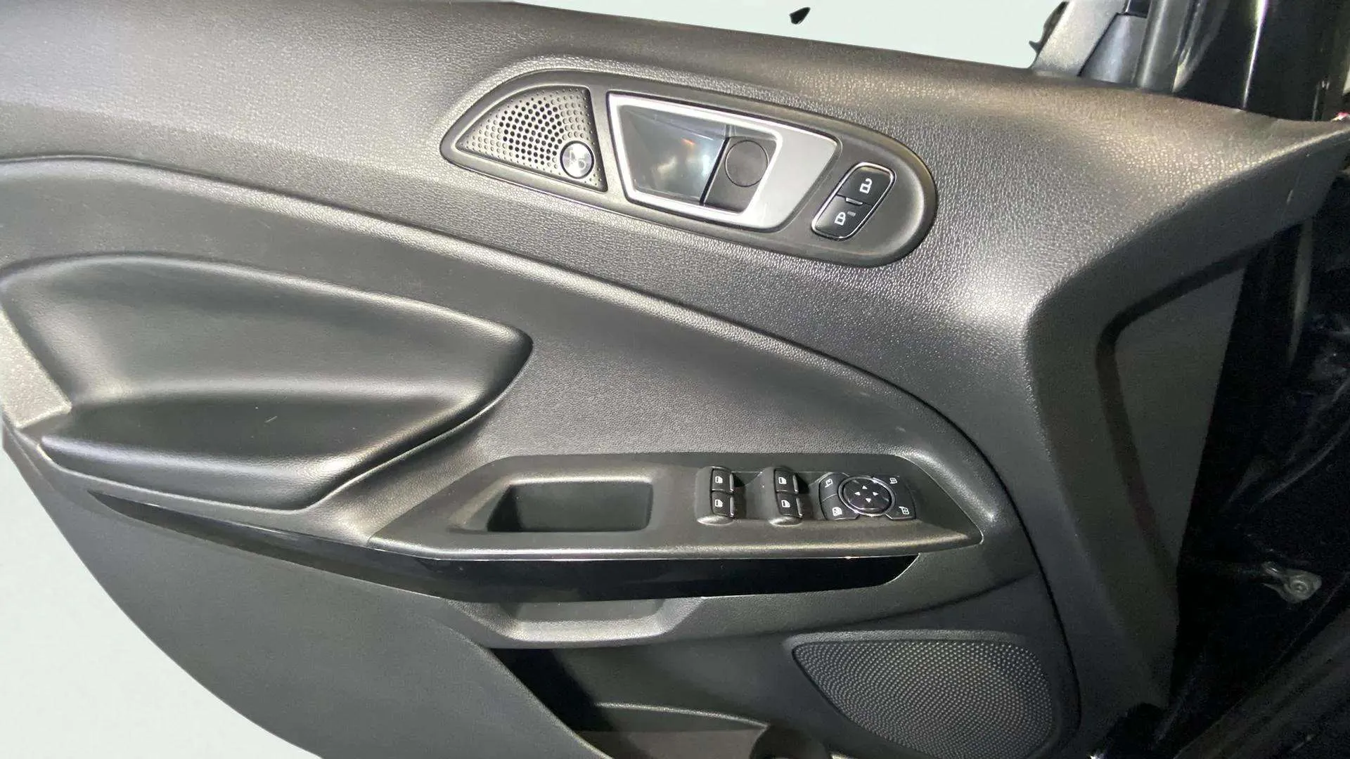 Ford EcoSport 1.0T EcoBoost ST Line - foto 25