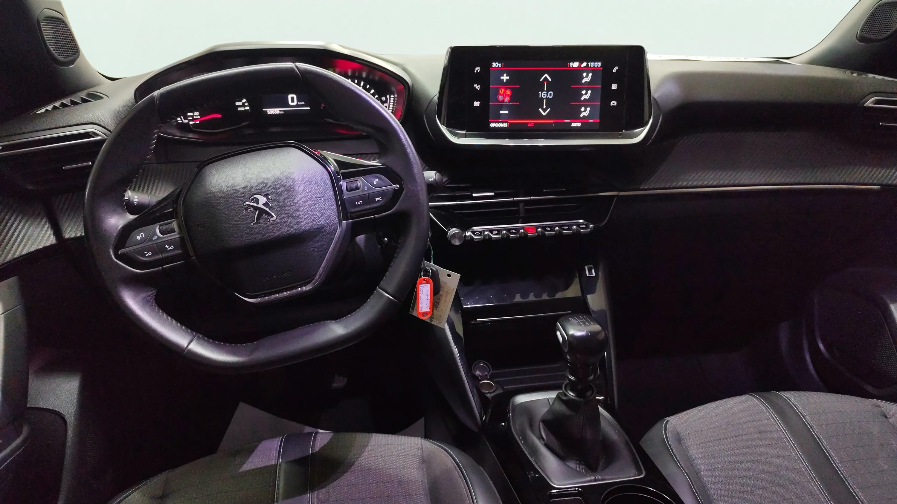 Peugeot 2008 Allure PureTech 100 BVM6 - foto 15