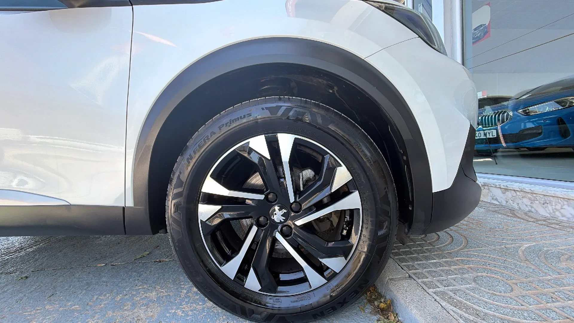 Peugeot 2008 Allure Pack PureTech 130 BVM6 - foto 21