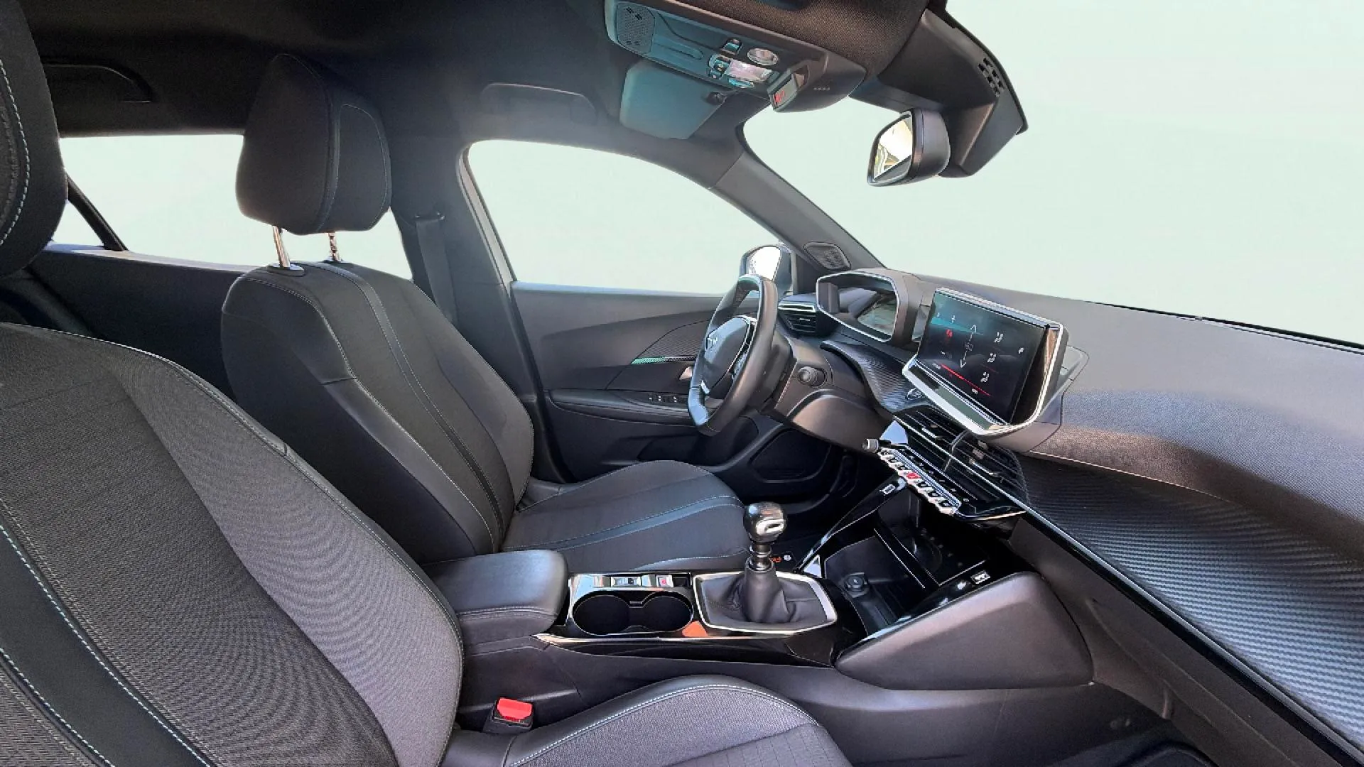 Peugeot 2008 Allure Pack PureTech 130 BVM6 - foto 18