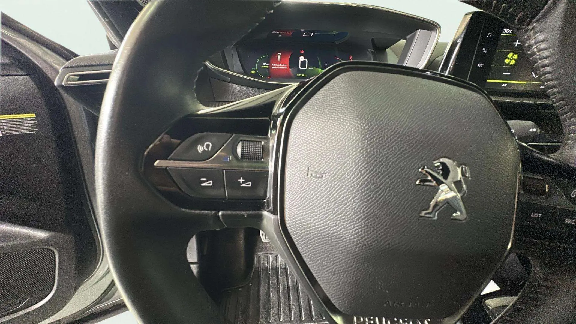 Peugeot 2008 Allure Pack PureTech 130 - foto 12