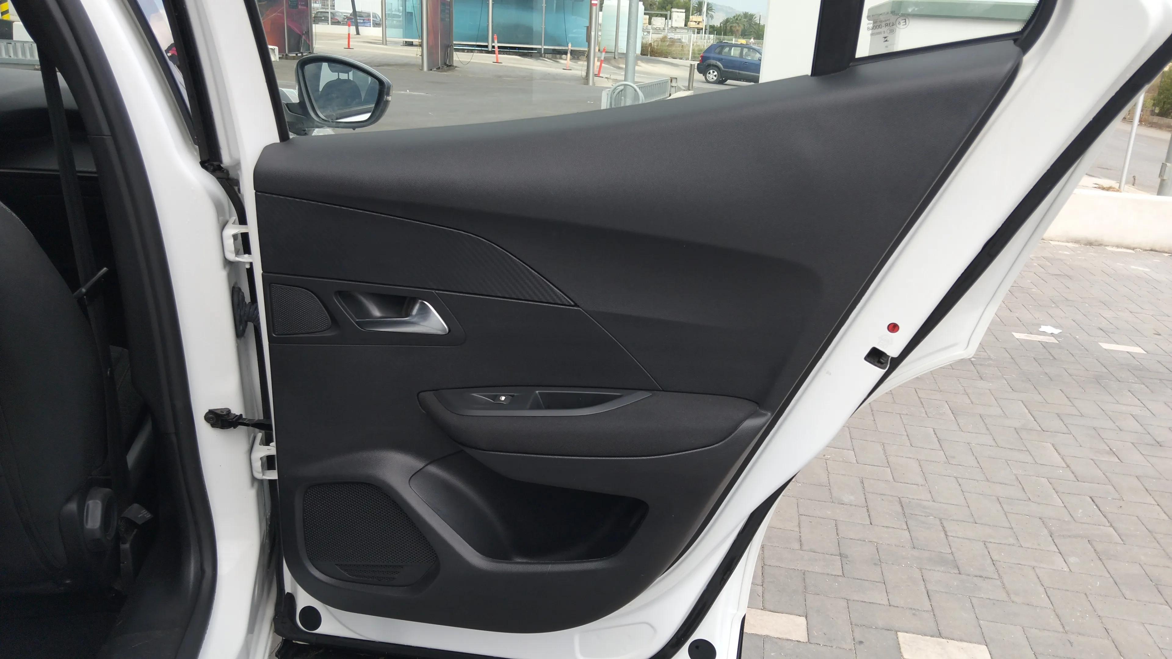 Peugeot 2008 Active Pack PureTech 130 - foto 18