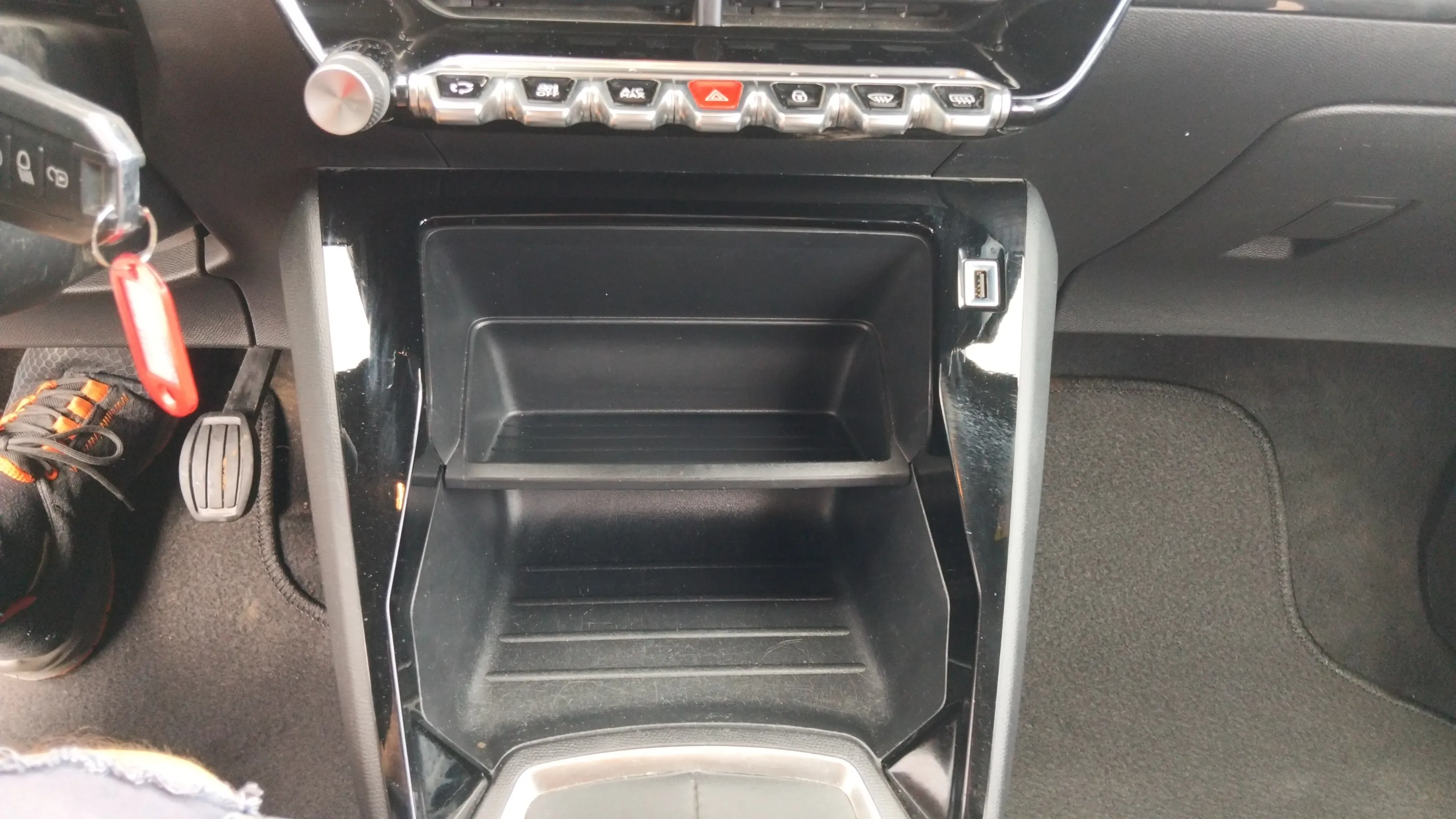 Peugeot 2008 Active Pack PureTech 130 - foto 22
