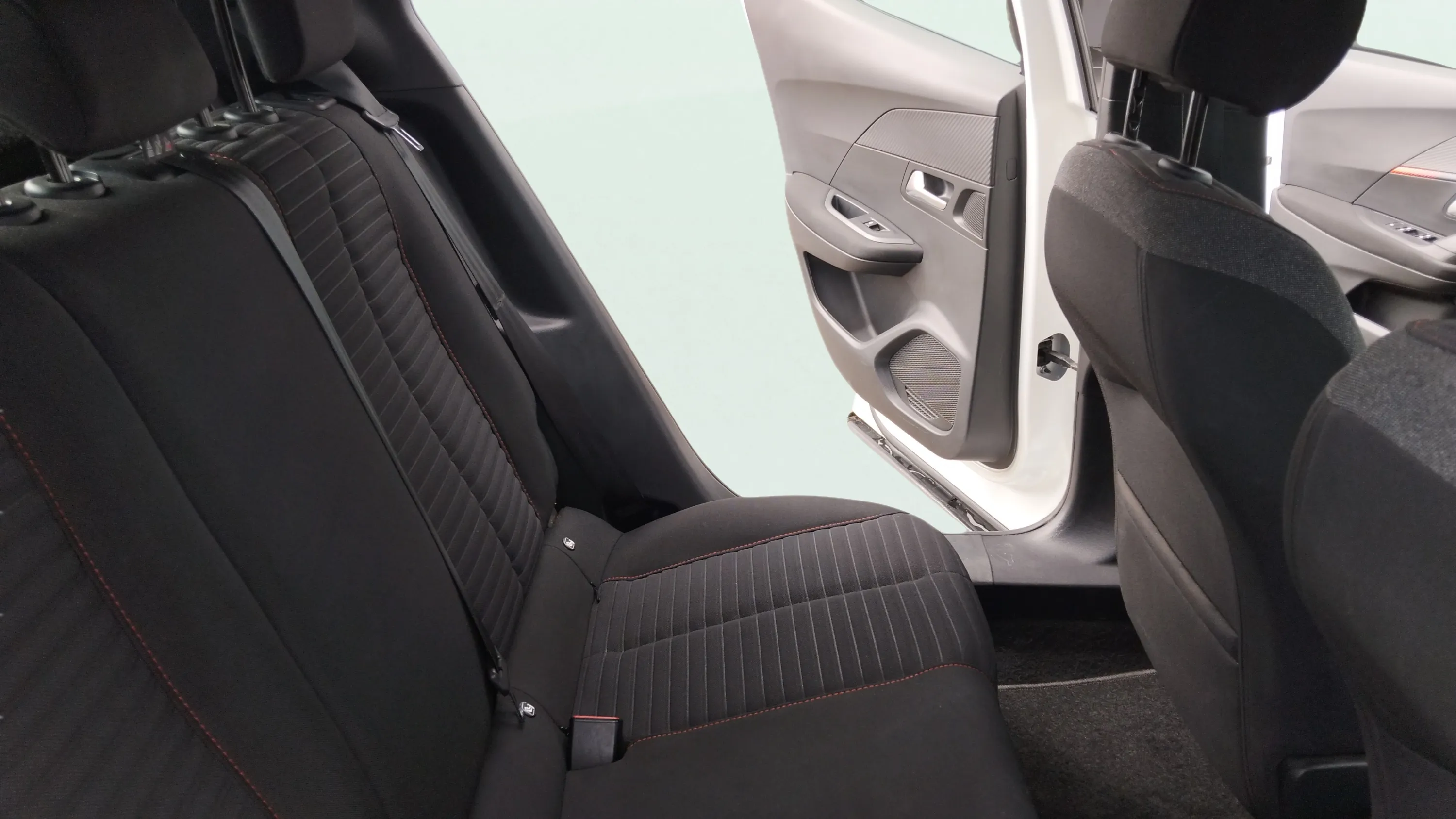 Peugeot 2008 Active Pack PureTech 130 - foto 15