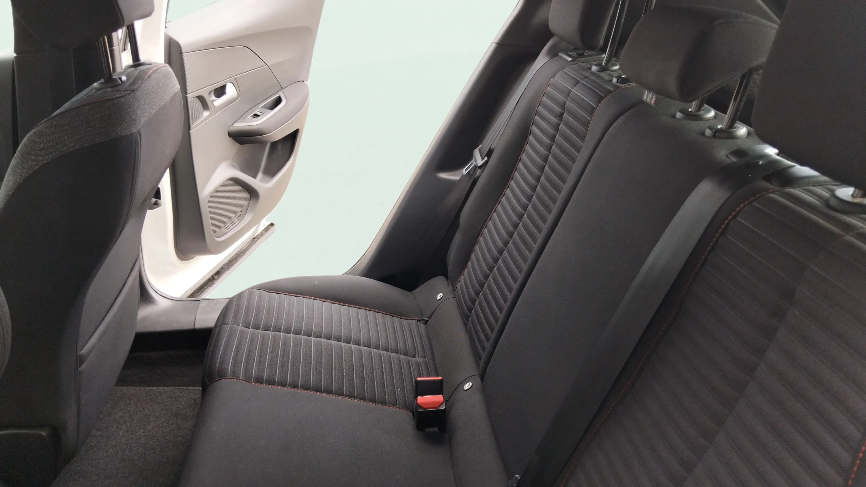 Peugeot 2008 Active Pack PureTech 130 - foto 17