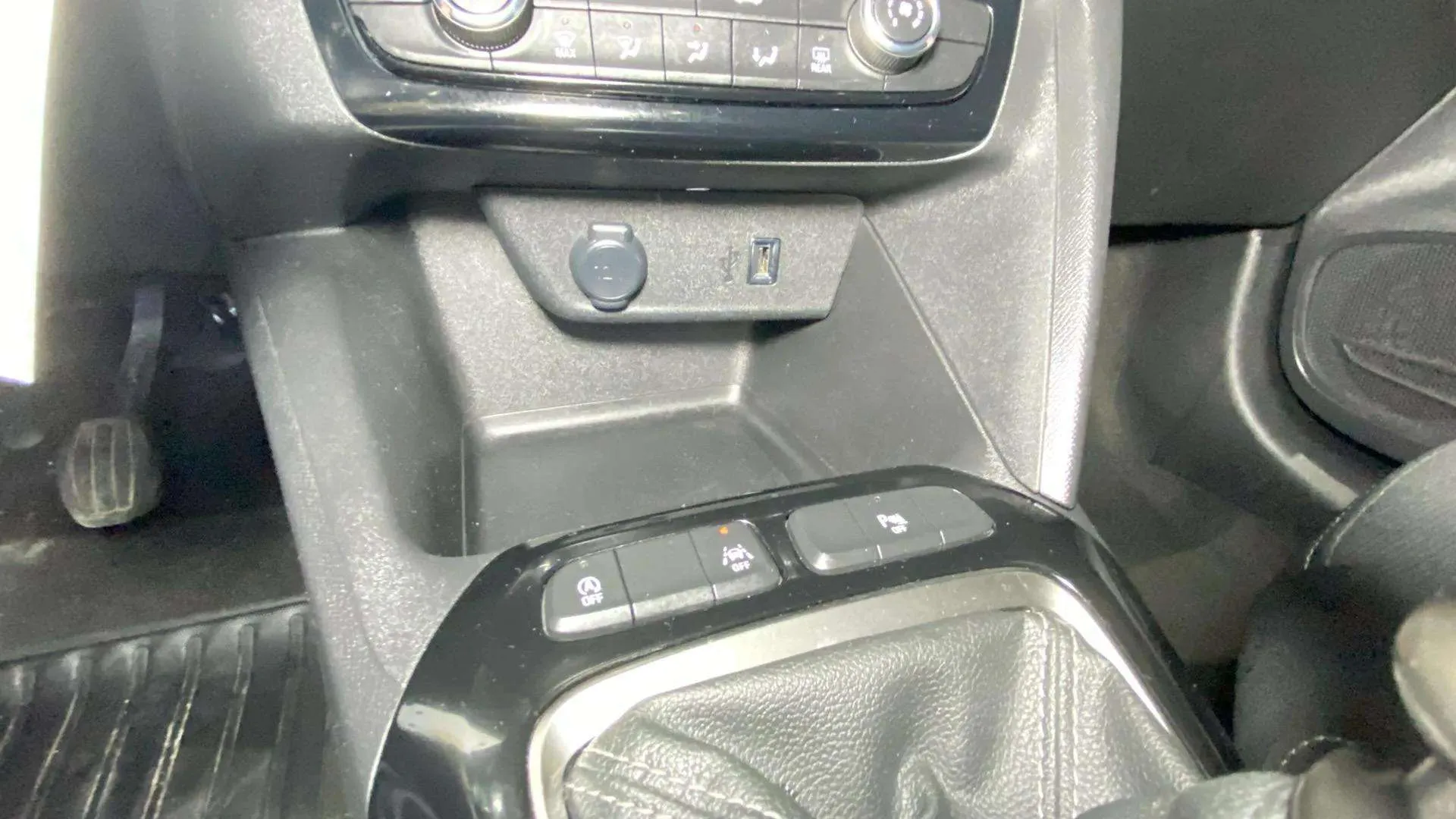 Opel Corsa 1.2T XHL Elegance - foto 30