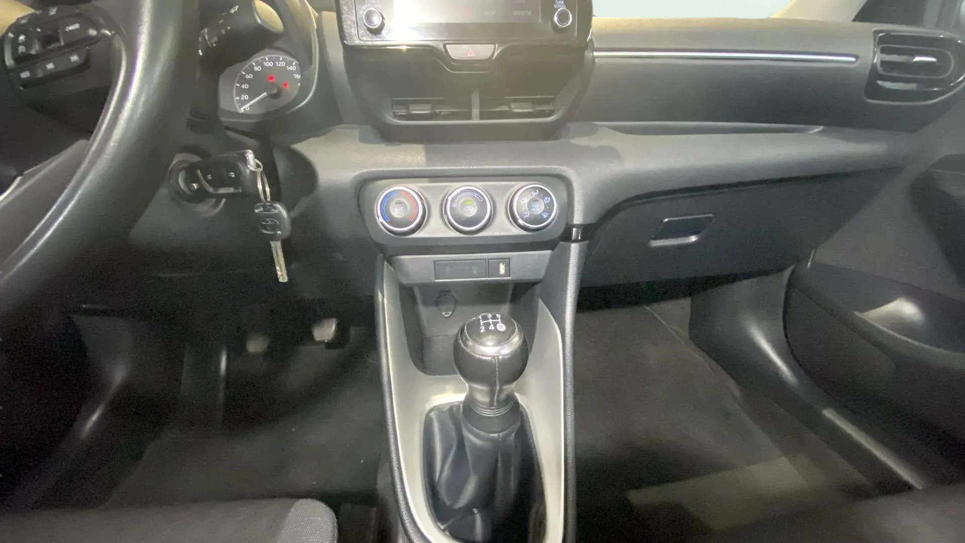 Toyota Yaris Comfort - foto 13