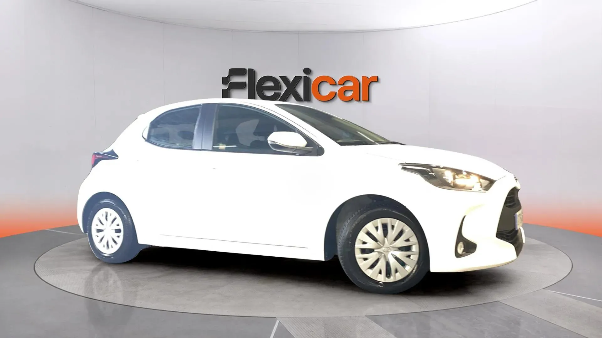 Toyota Yaris Comfort - foto 2