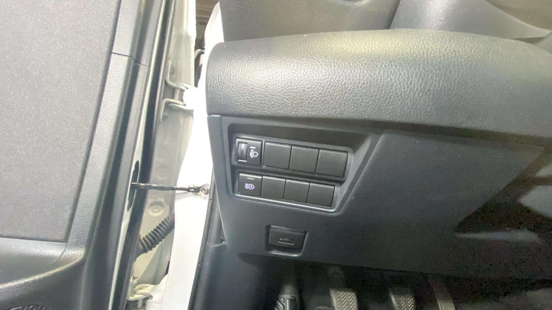 Toyota Yaris Comfort - foto 24