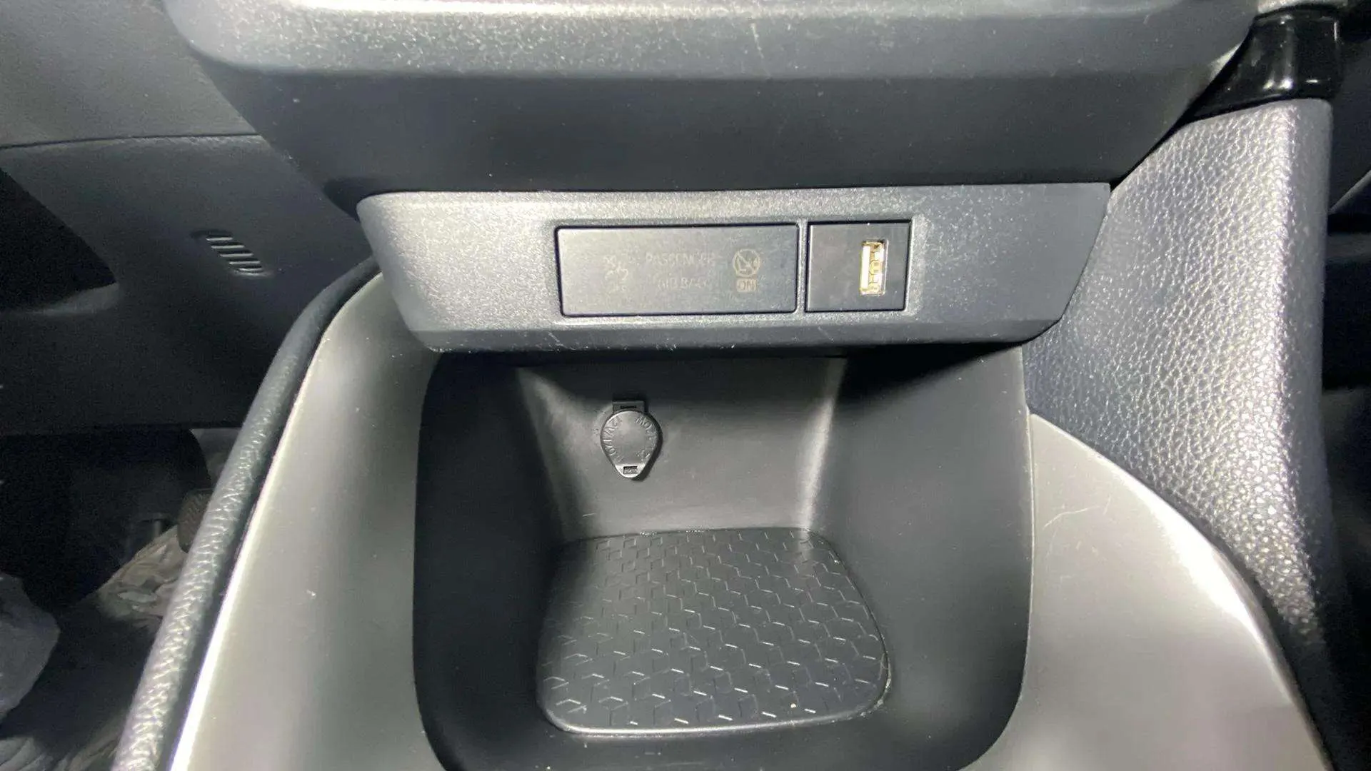 Toyota Yaris Comfort - foto 28