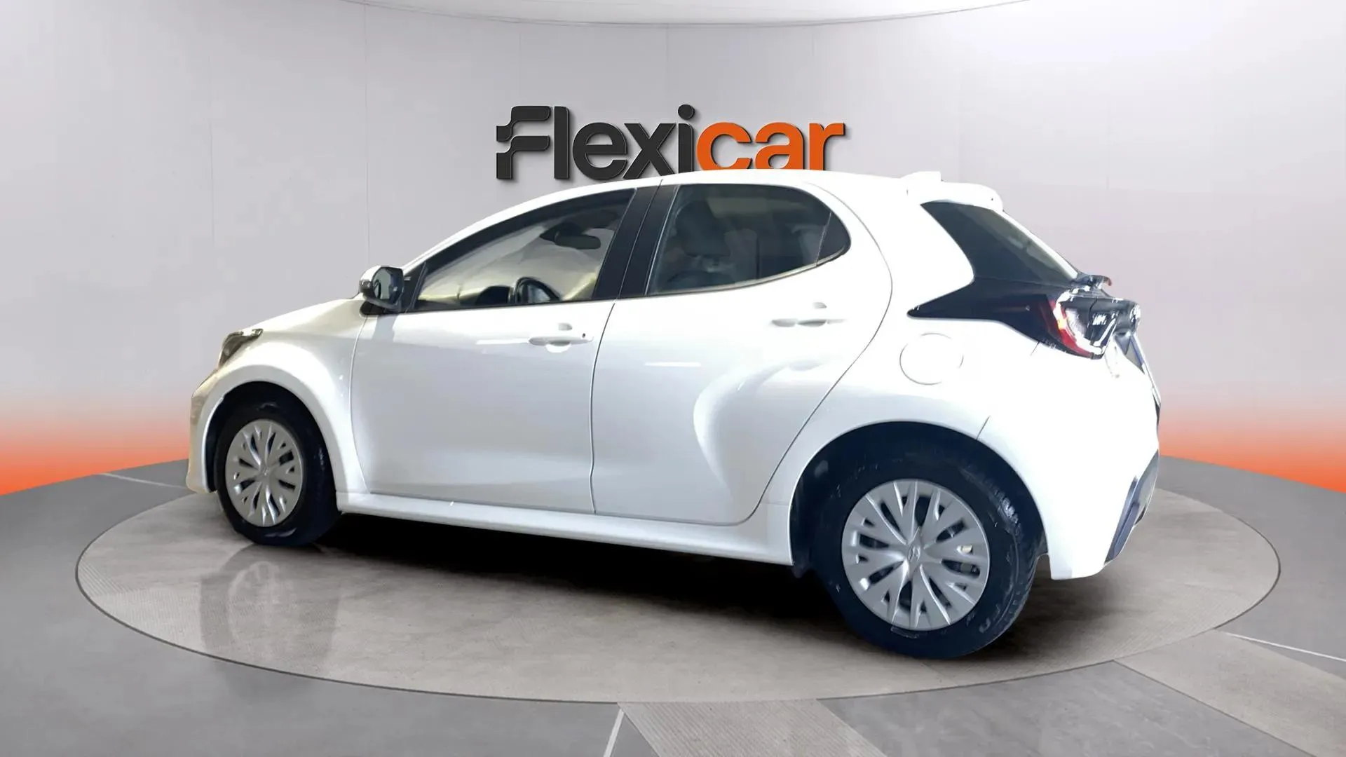 Toyota Yaris Comfort - foto 5