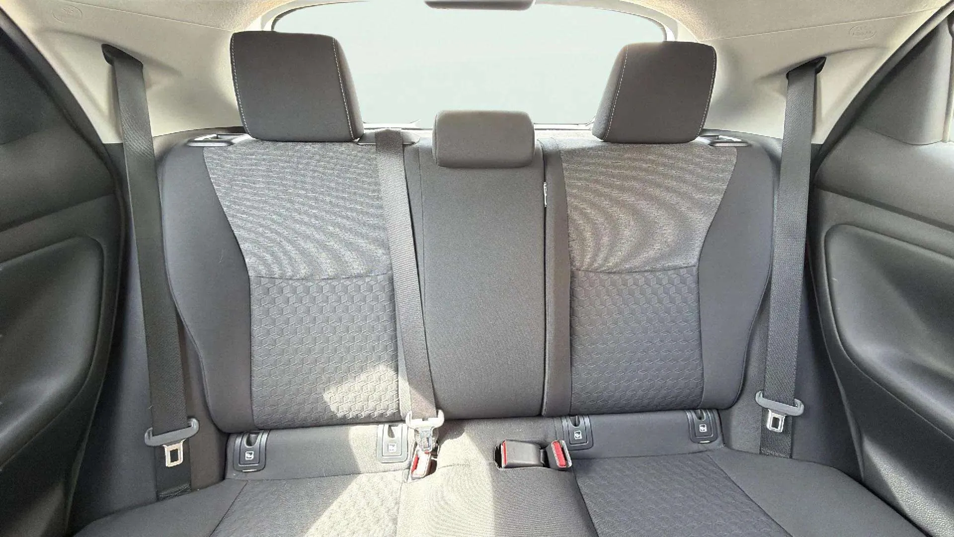 Toyota Yaris 1.0 70 Active Tech - foto 19