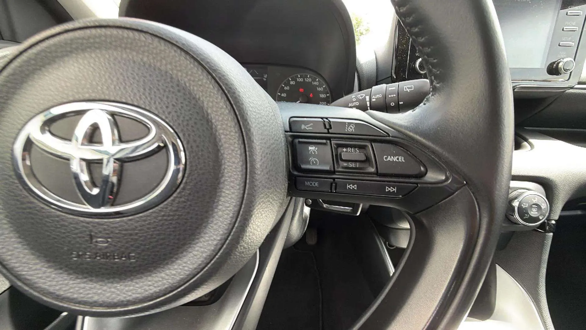 Toyota Yaris 1.0 70 Active Tech - foto 16
