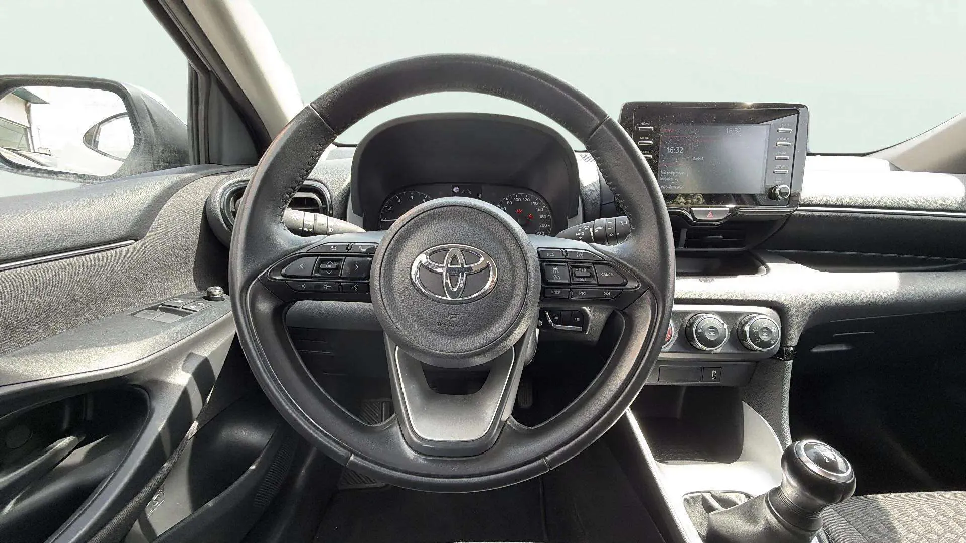 Toyota Yaris 1.0 70 Active Tech - foto 11