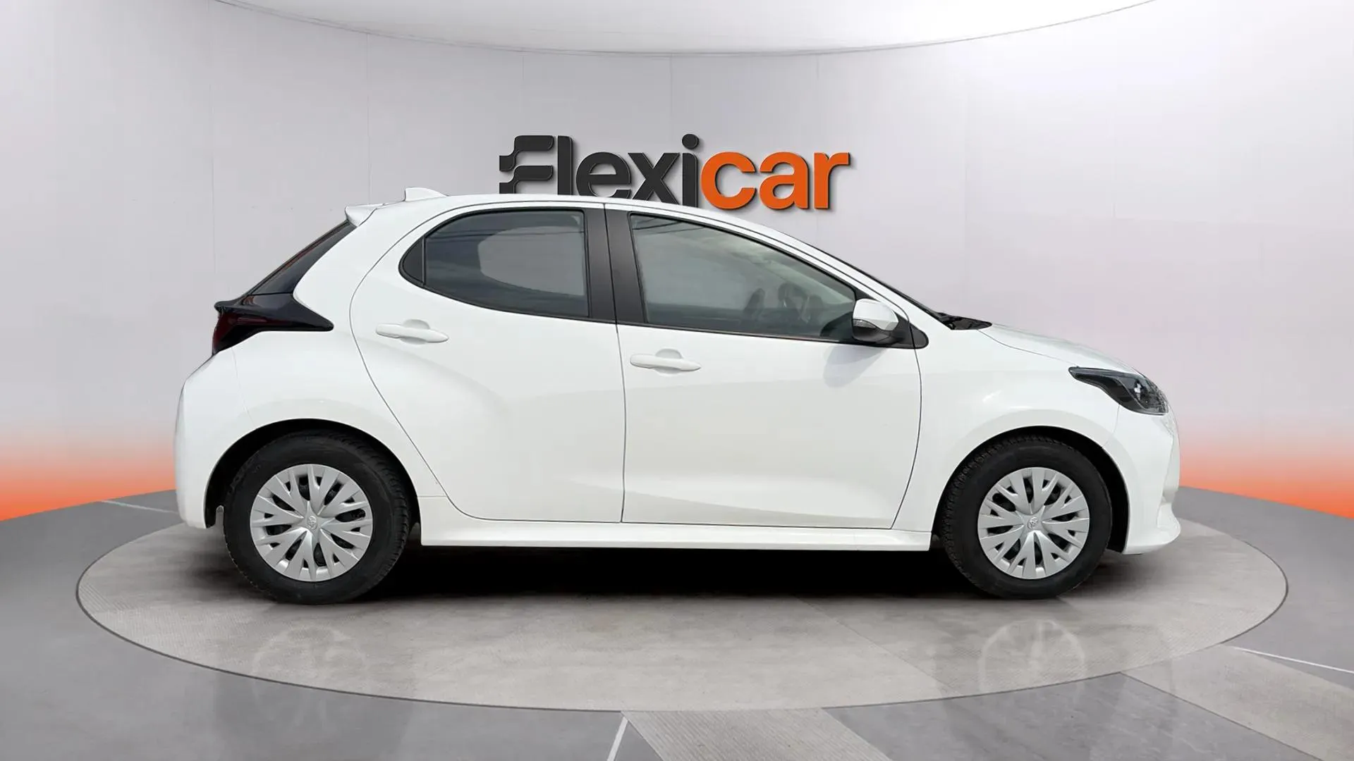 Toyota Yaris 1.0 70 Active Tech - foto 3
