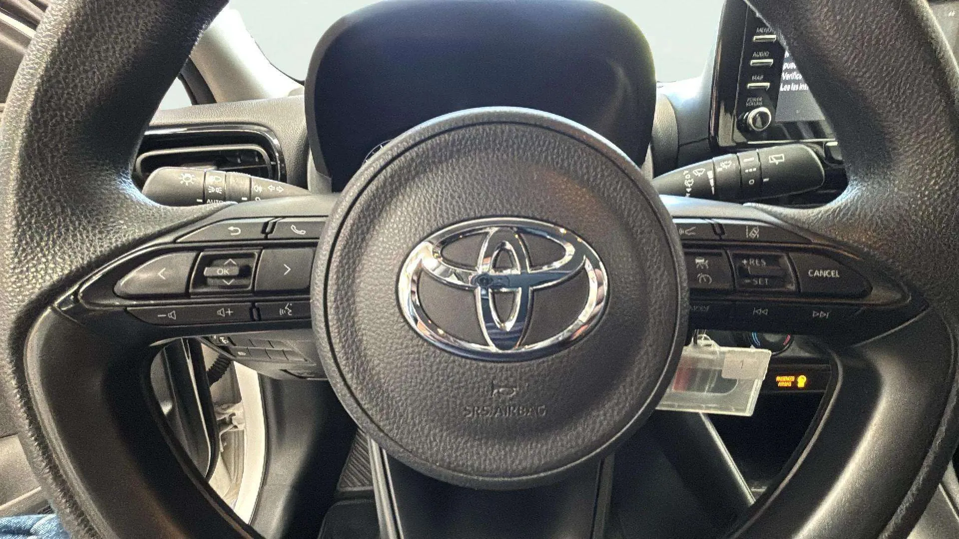 Toyota Yaris 1.0 70 Active - foto 19