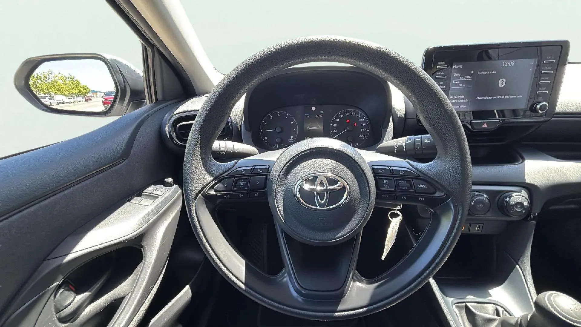 Toyota Yaris 1.0 70 Active - foto 13