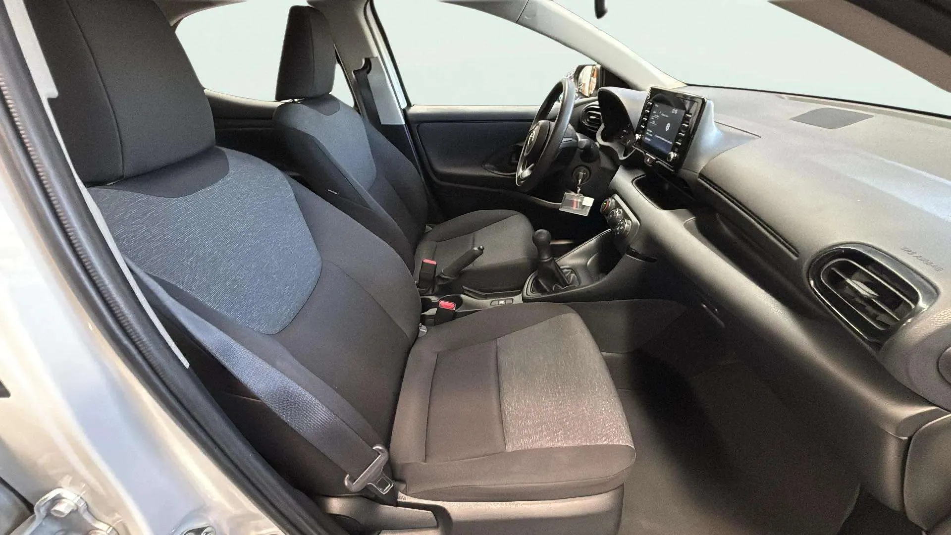 Toyota Yaris 1.0 70 Active - foto 14