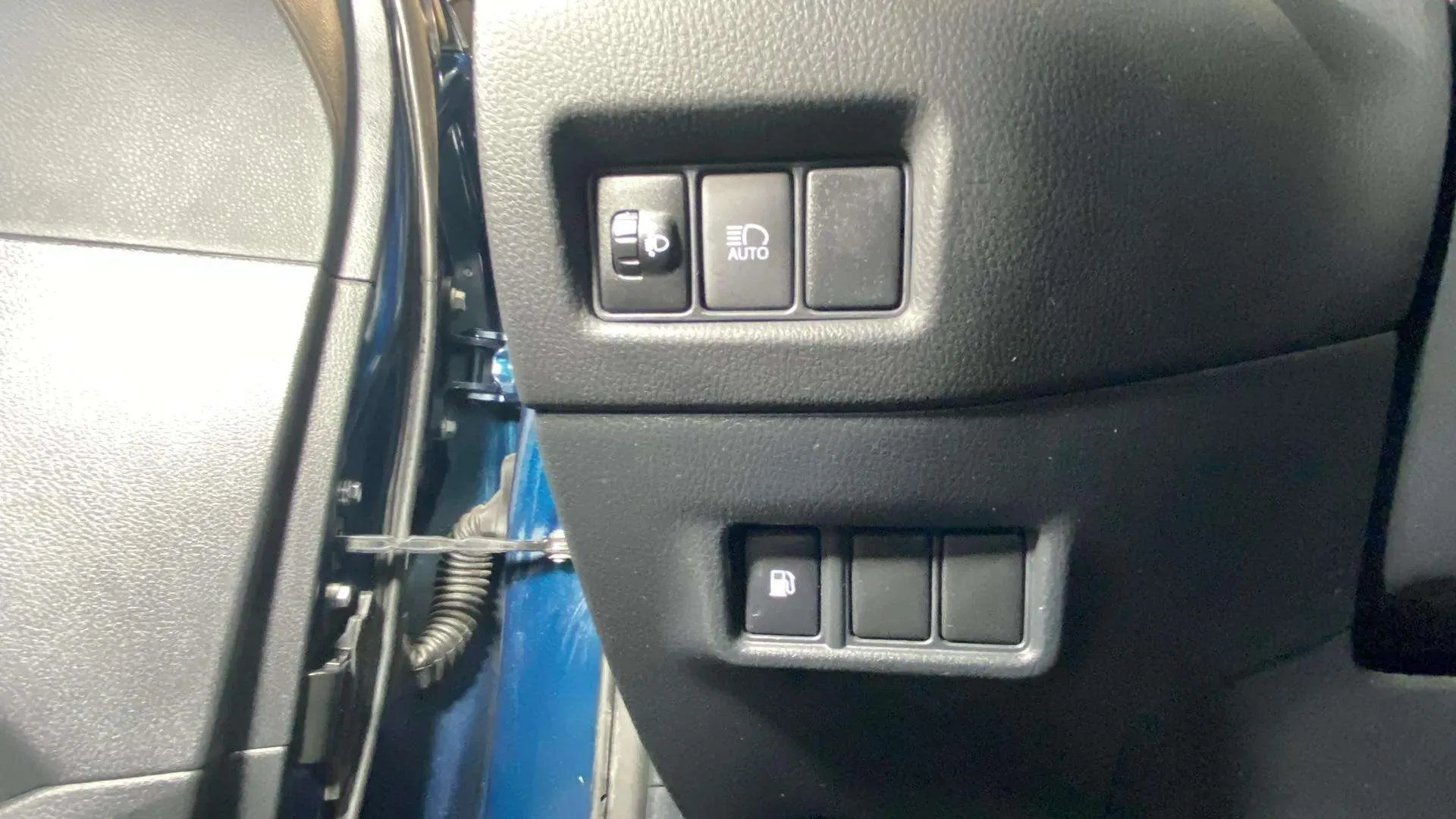 Toyota C-HR 2.0 180H Advance - foto 24