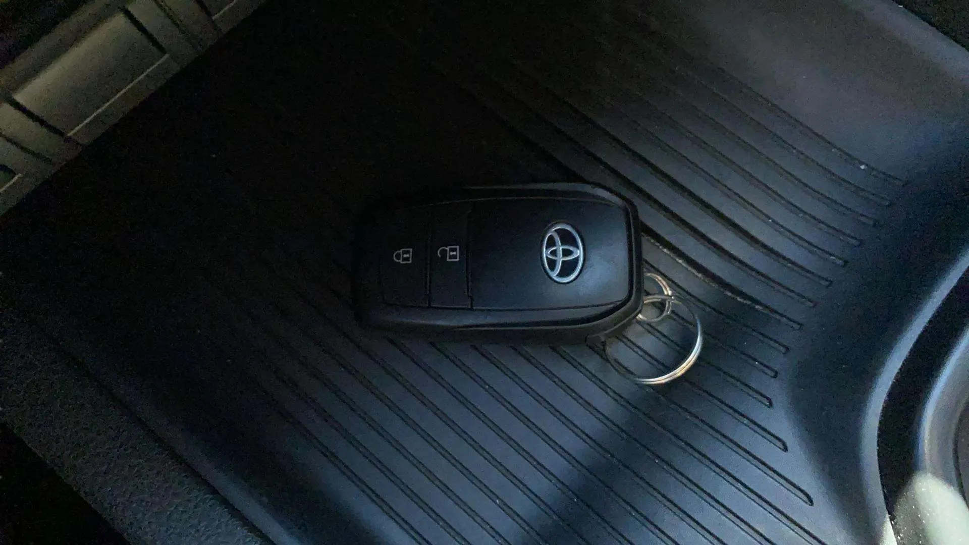 Toyota C-HR 1.8 140H Active - foto 16