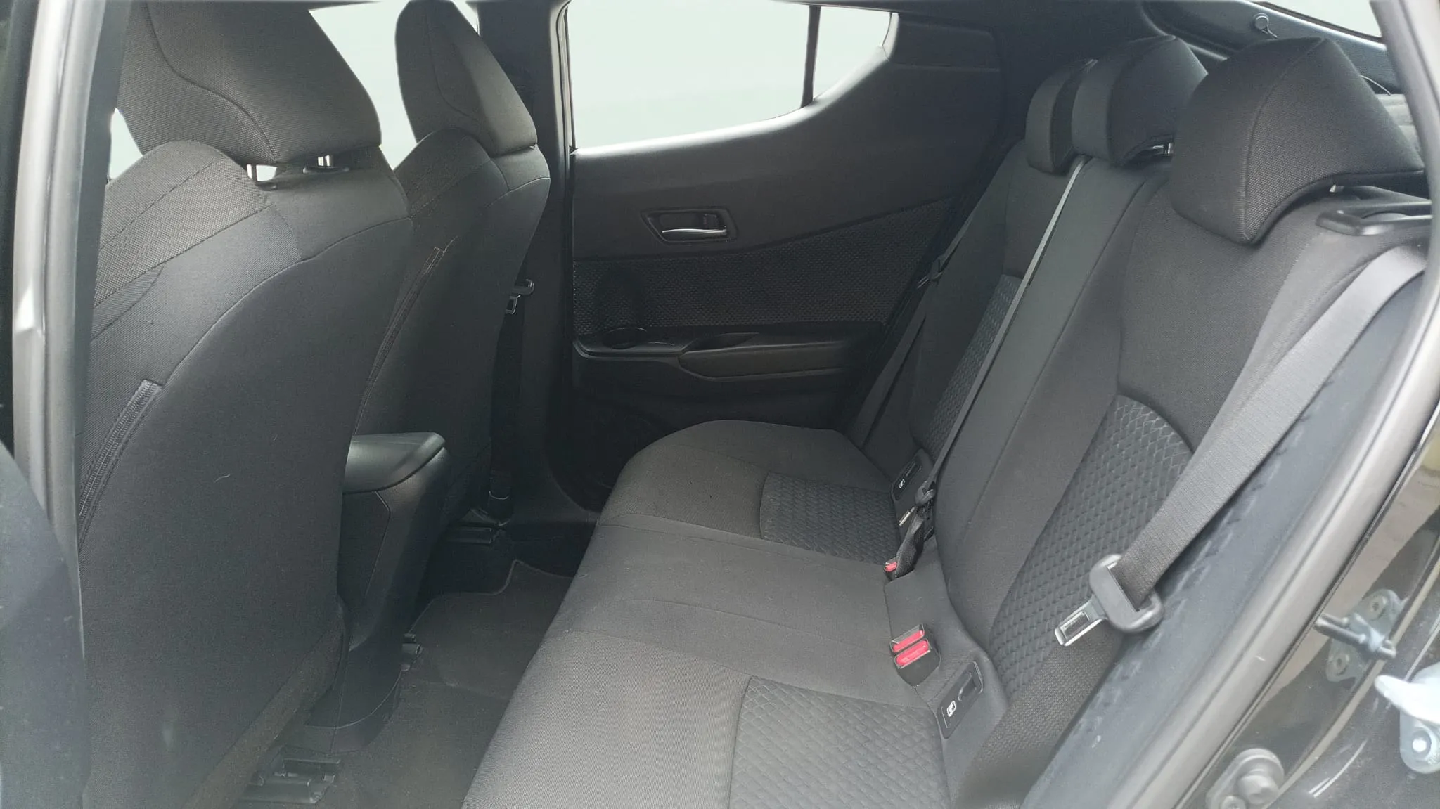 Toyota C-HR 1.8 125H Active - foto 22