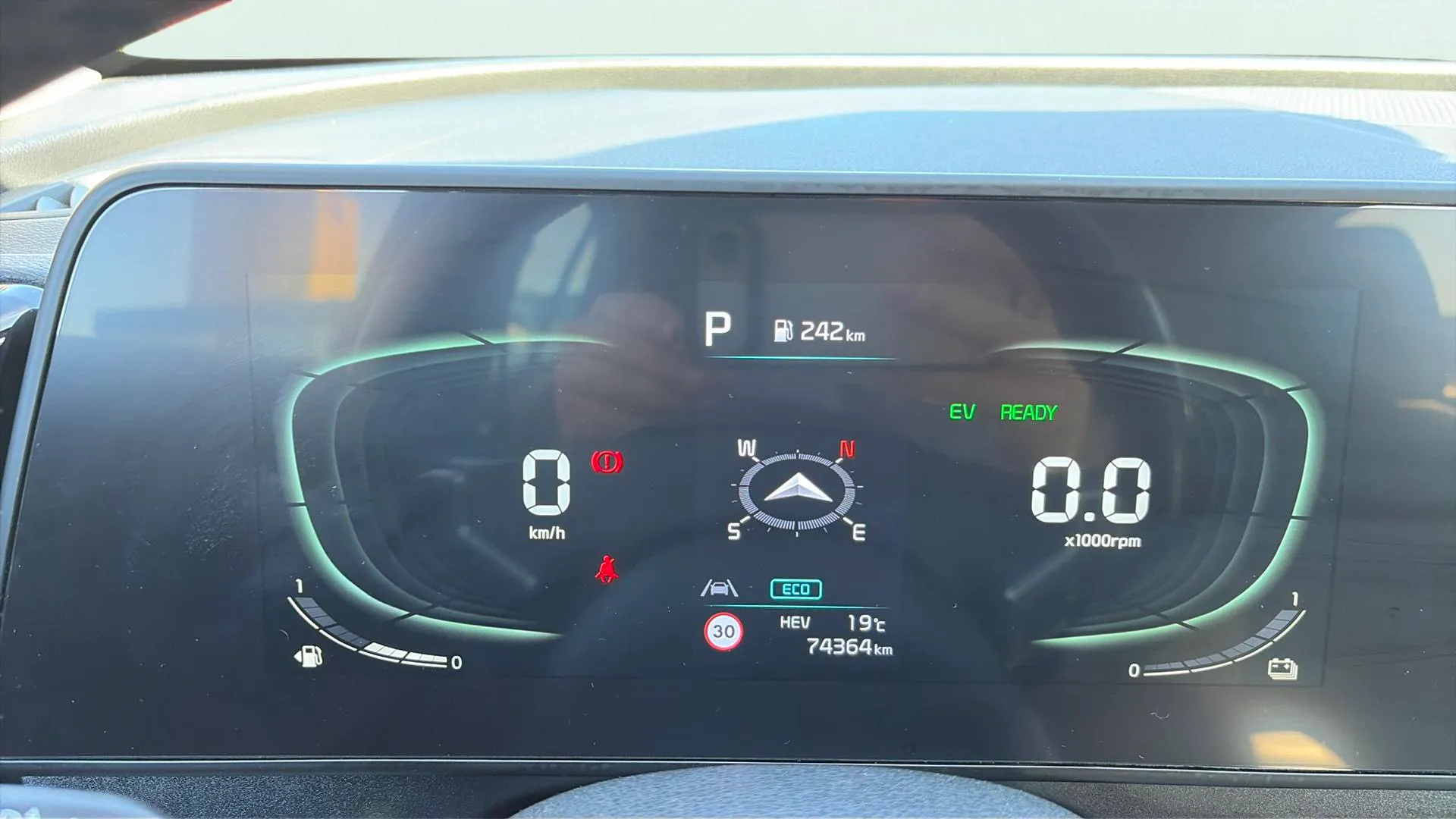 Kia Sportage 1.6 T-GDi PHEV Tech 4x4 - foto 11