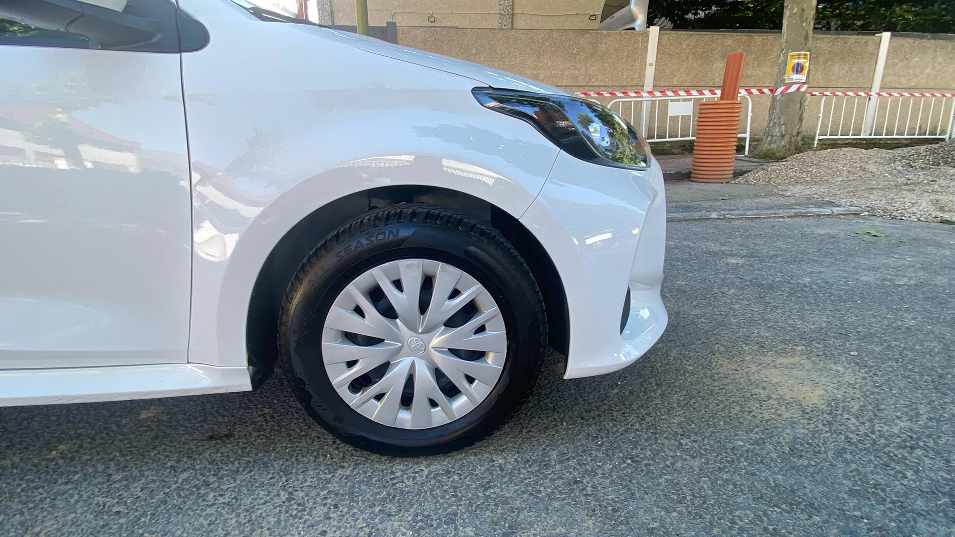 Toyota Yaris 1.0 70 Active - foto 17