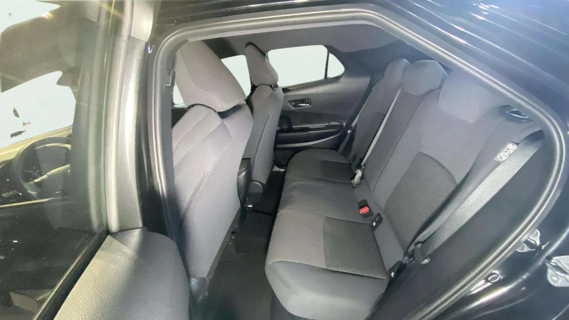 Toyota C-HR 1.8 140H Active - foto 19