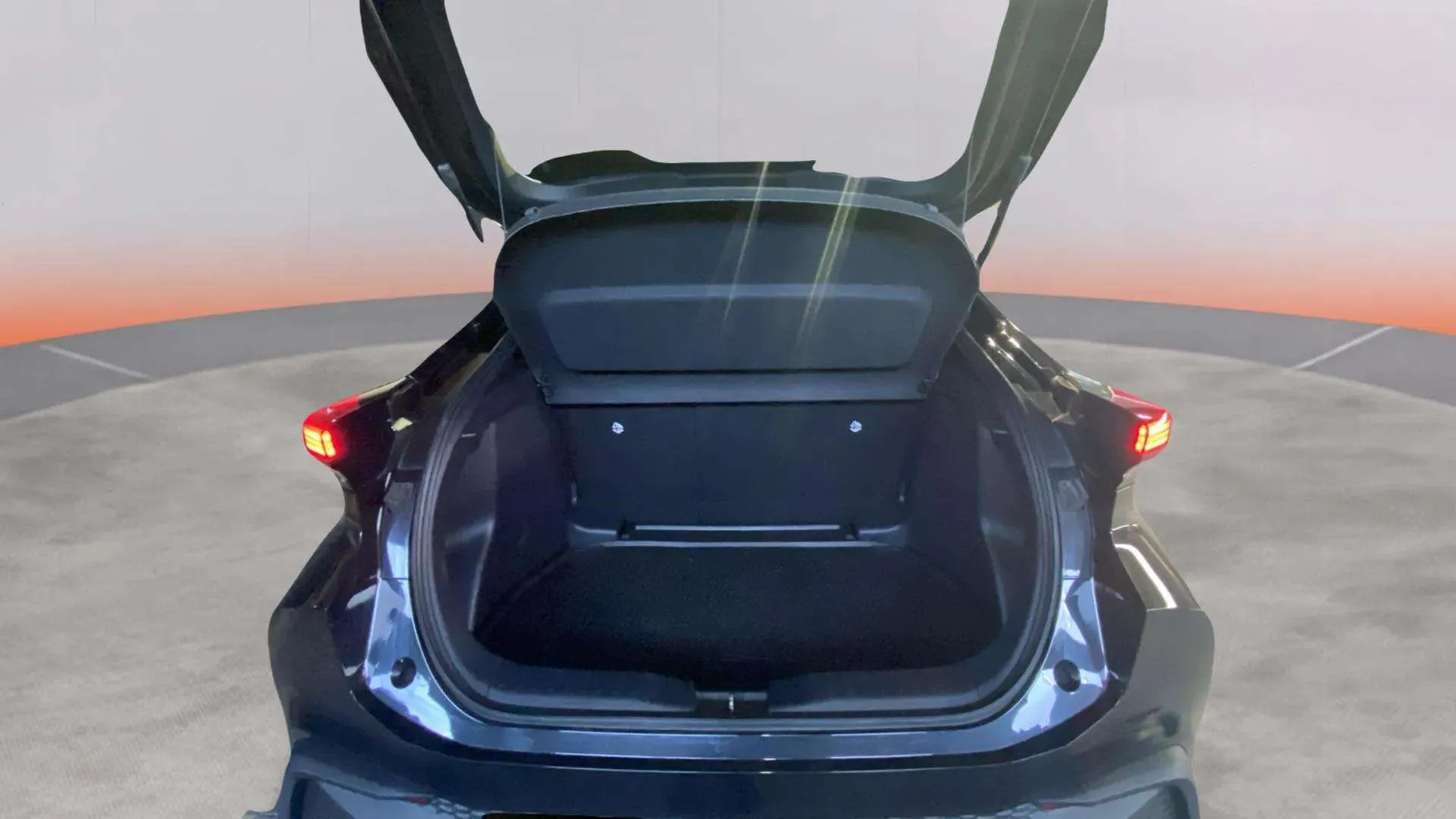 Toyota C-HR 1.8 140H Active - foto 13