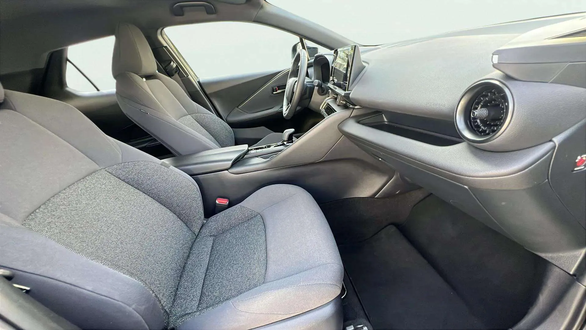 Toyota C-HR 1.8 140H Active - foto 10