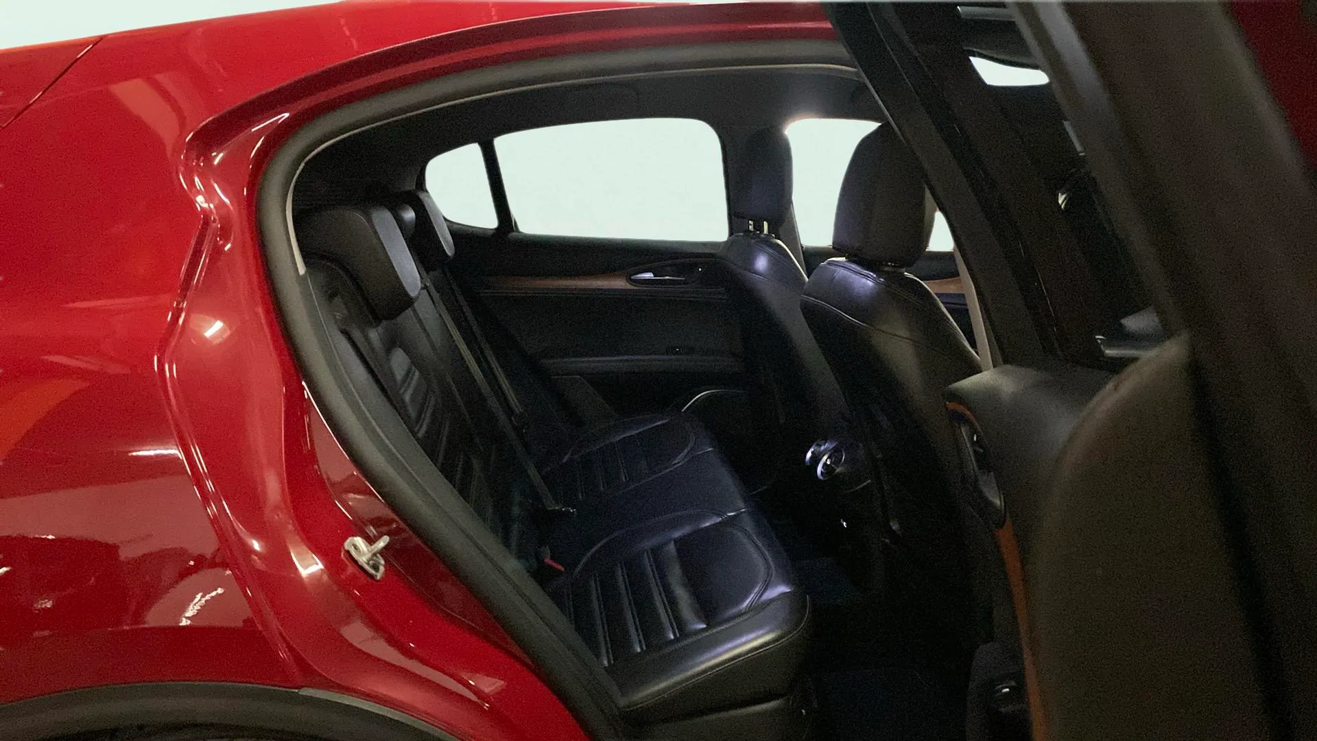 Alfa Romeo Stelvio 2.0 Gasolina Executive AWD - foto 28