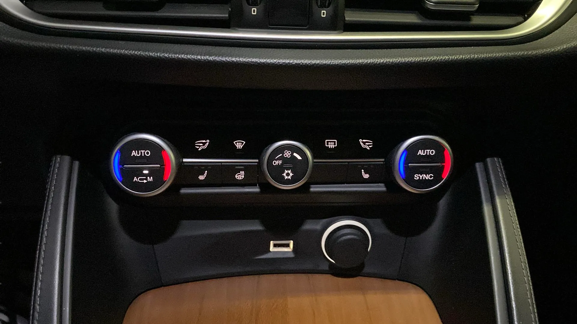Alfa Romeo Stelvio 2.0 Gasolina Executive AWD - foto 24