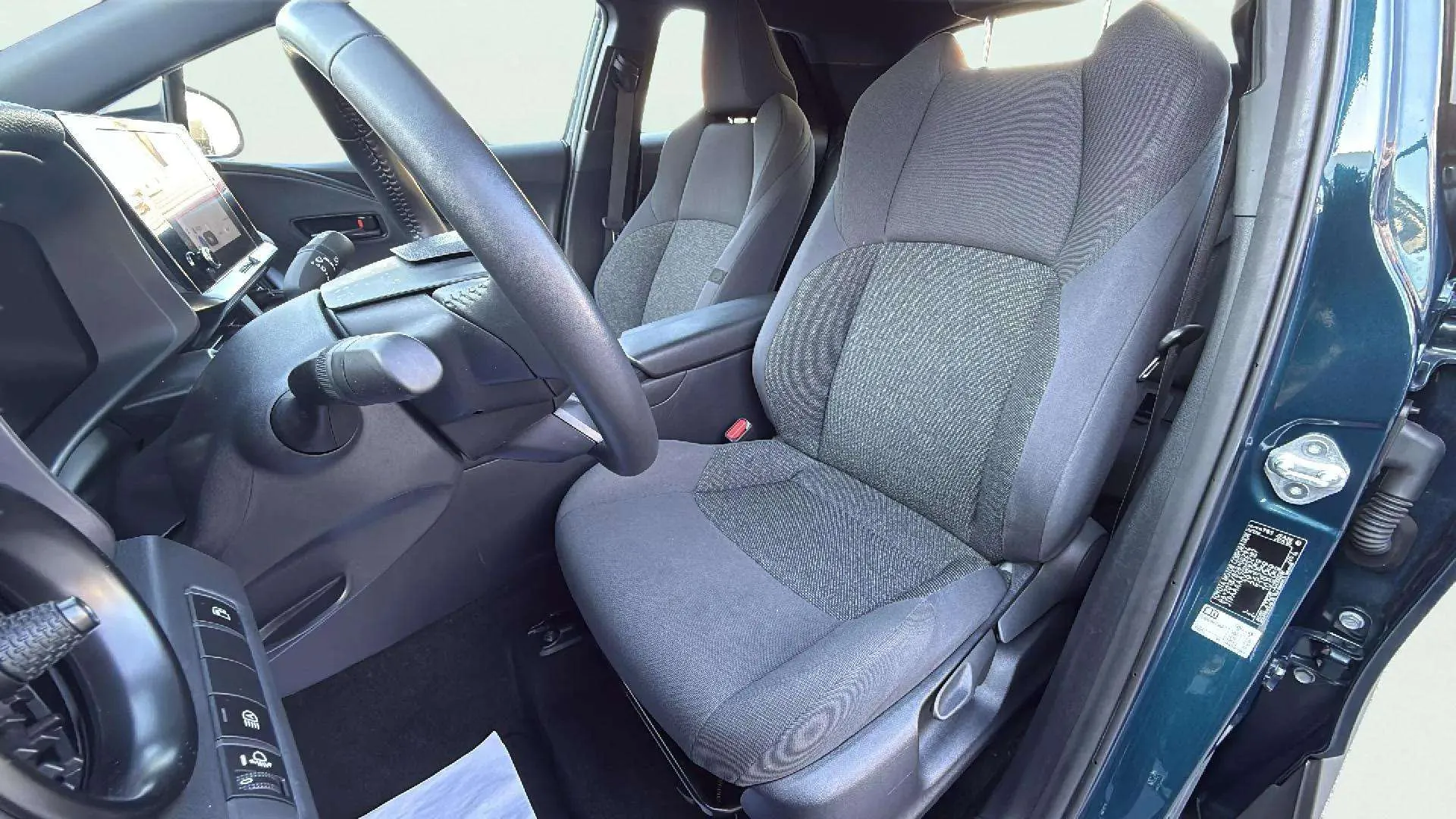 Toyota C-HR 1.8 140H Active - foto 22