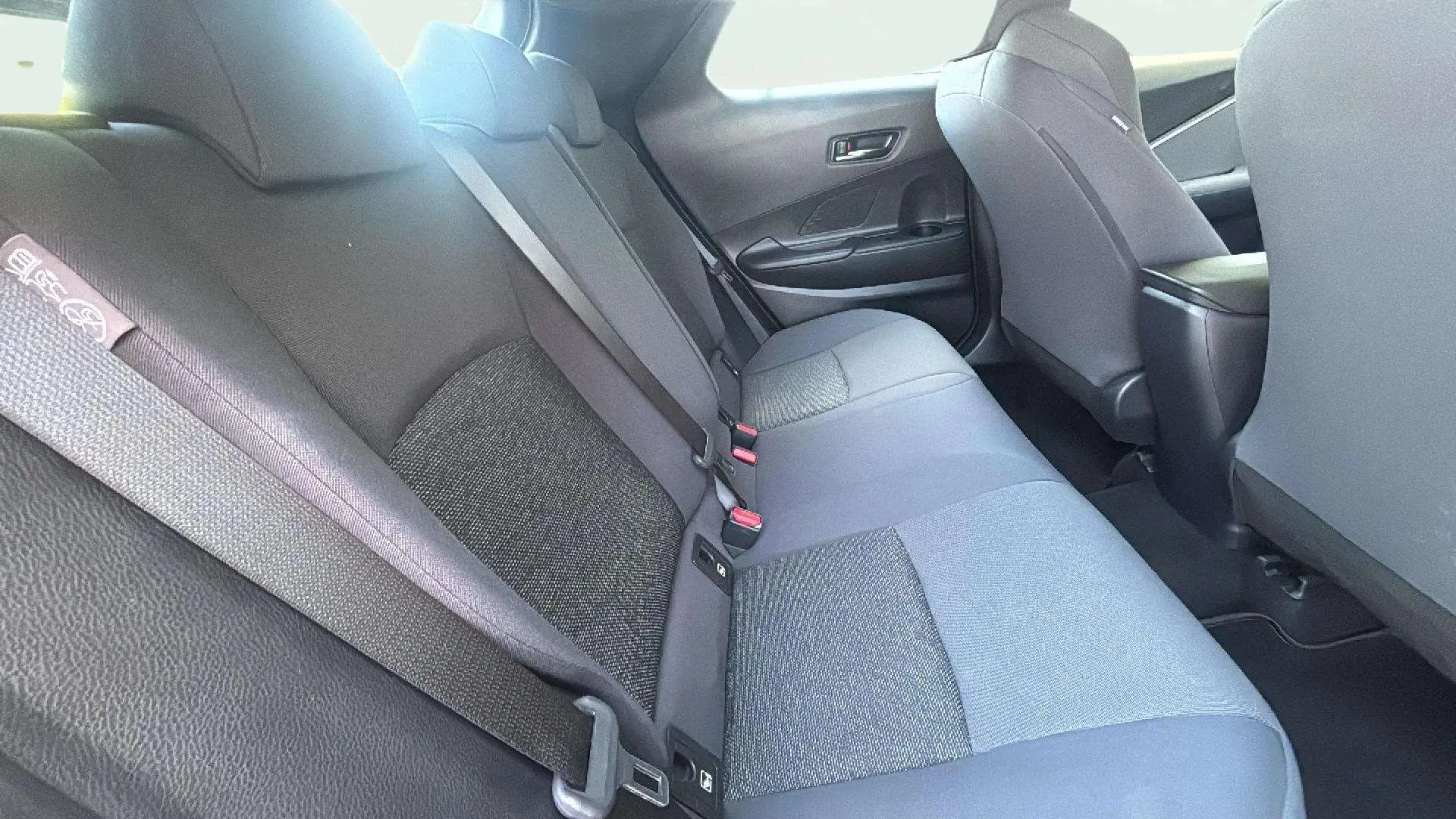 Toyota C-HR 1.8 140H Active - foto 18