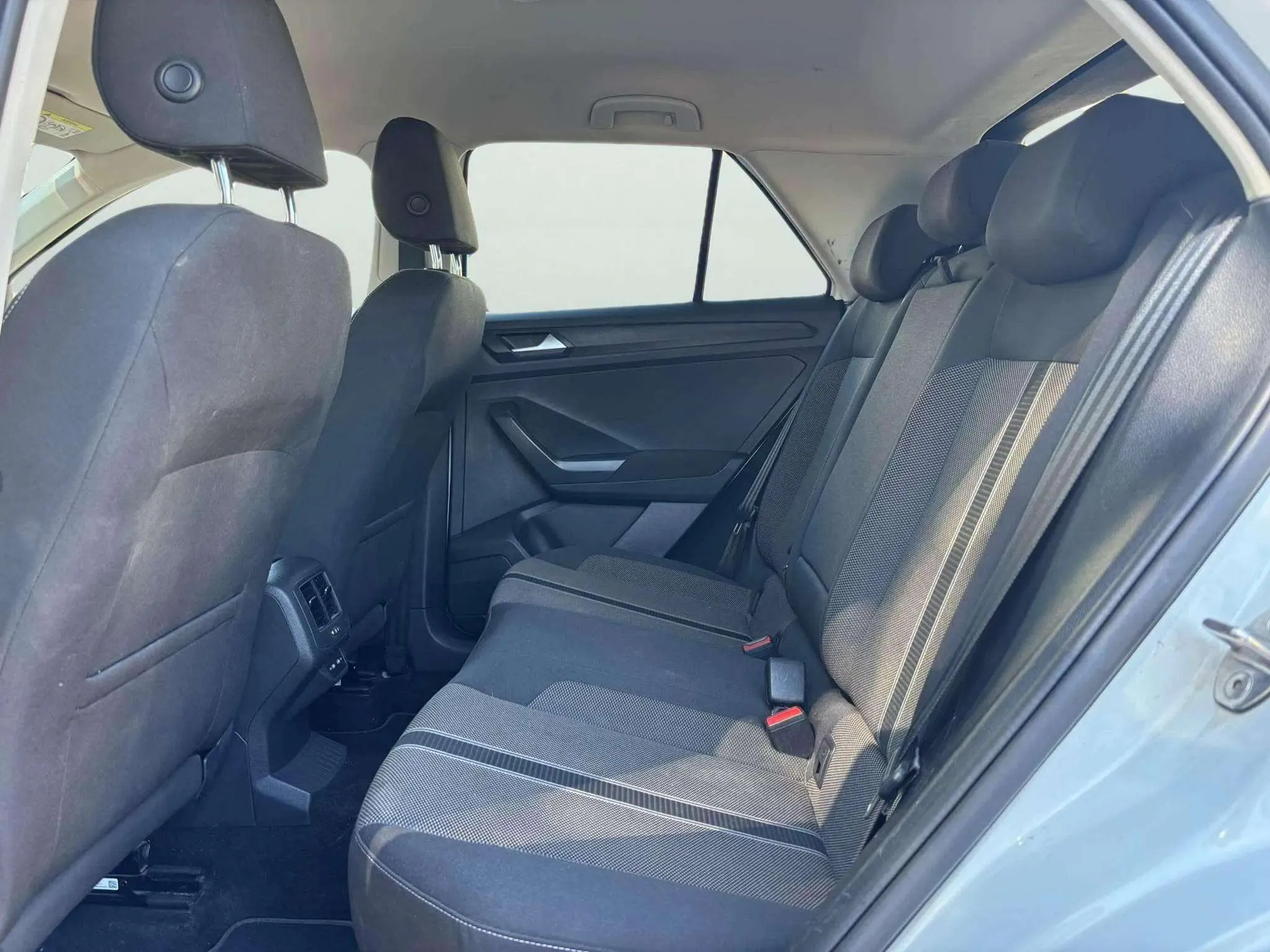 Volkswagen T-Roc Advance 1.5 TSI DSG - foto 12