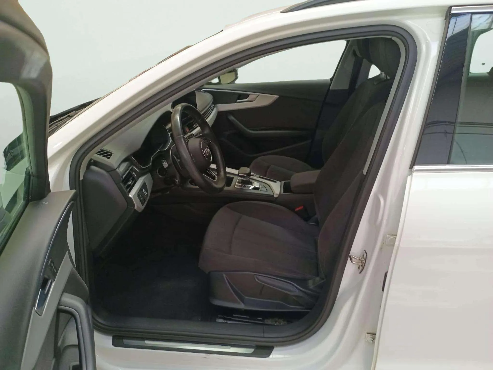 Audi A4 Avant Advanced 35 TDI S tronic - foto 12