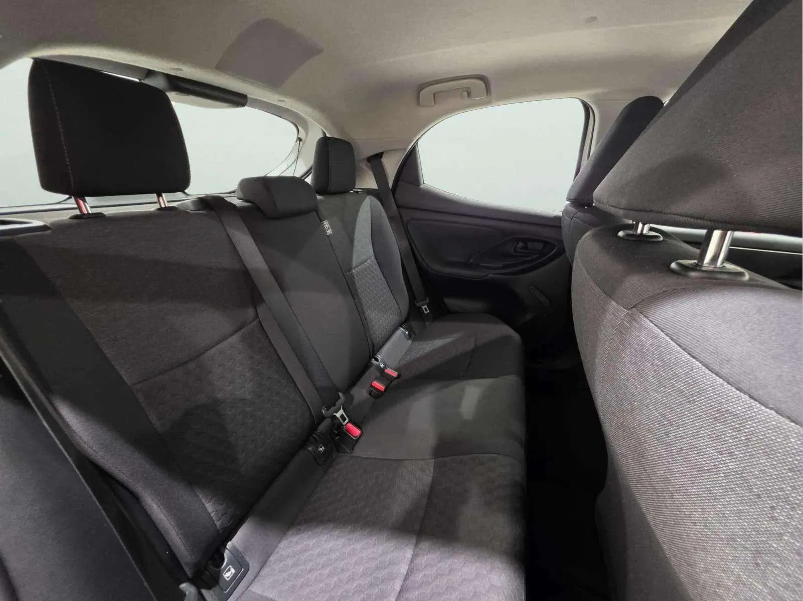 Toyota Yaris Comfort - foto 15