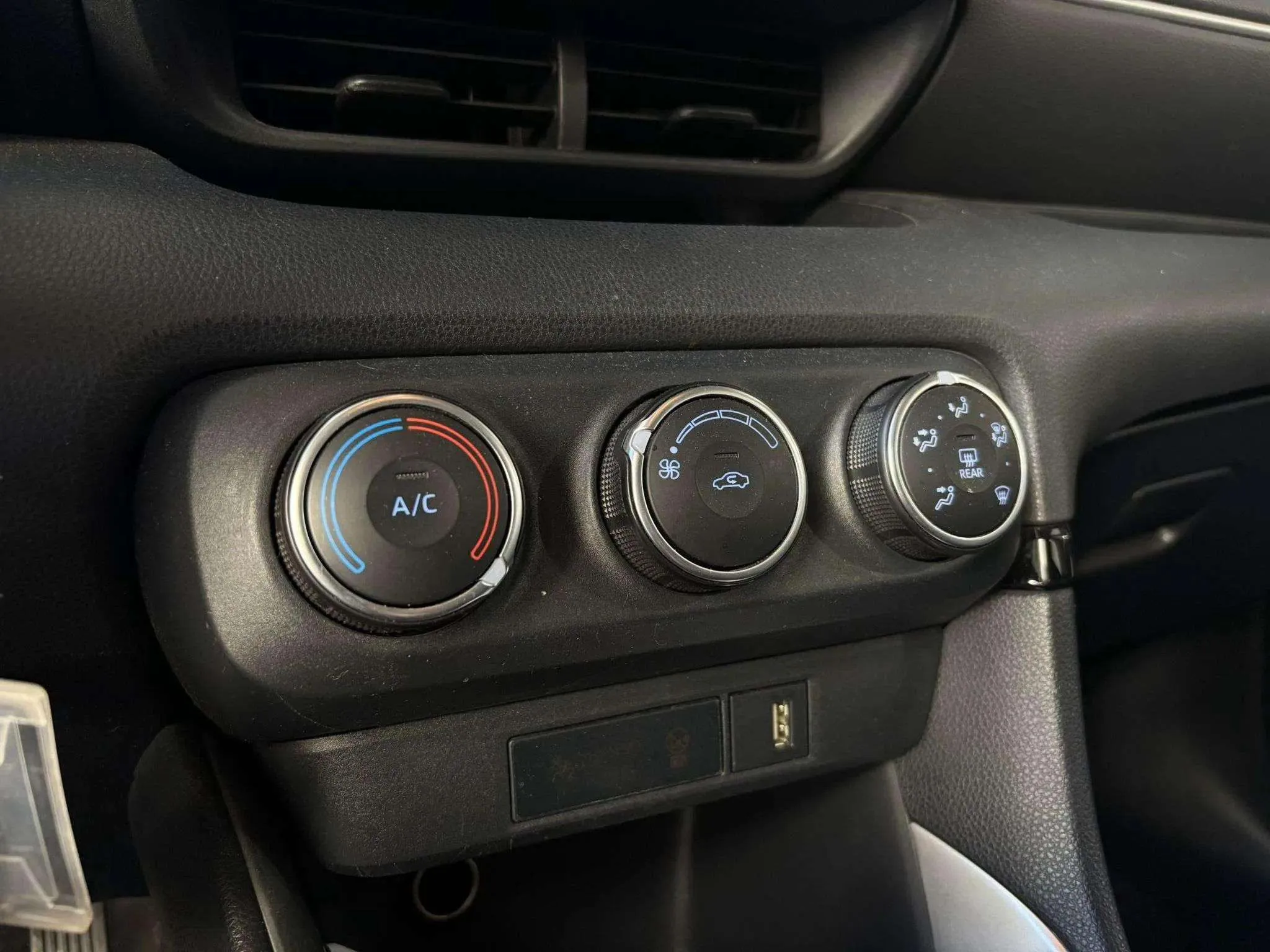 Toyota Yaris Comfort - foto 16