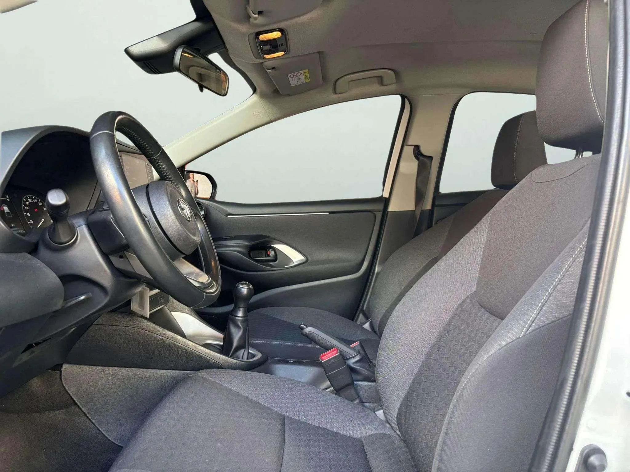 Toyota Yaris Comfort - foto 9