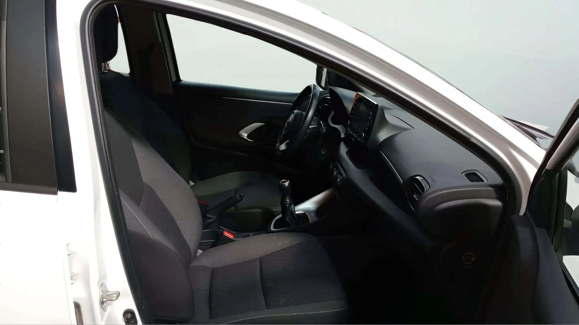 Toyota Yaris Comfort - foto 8