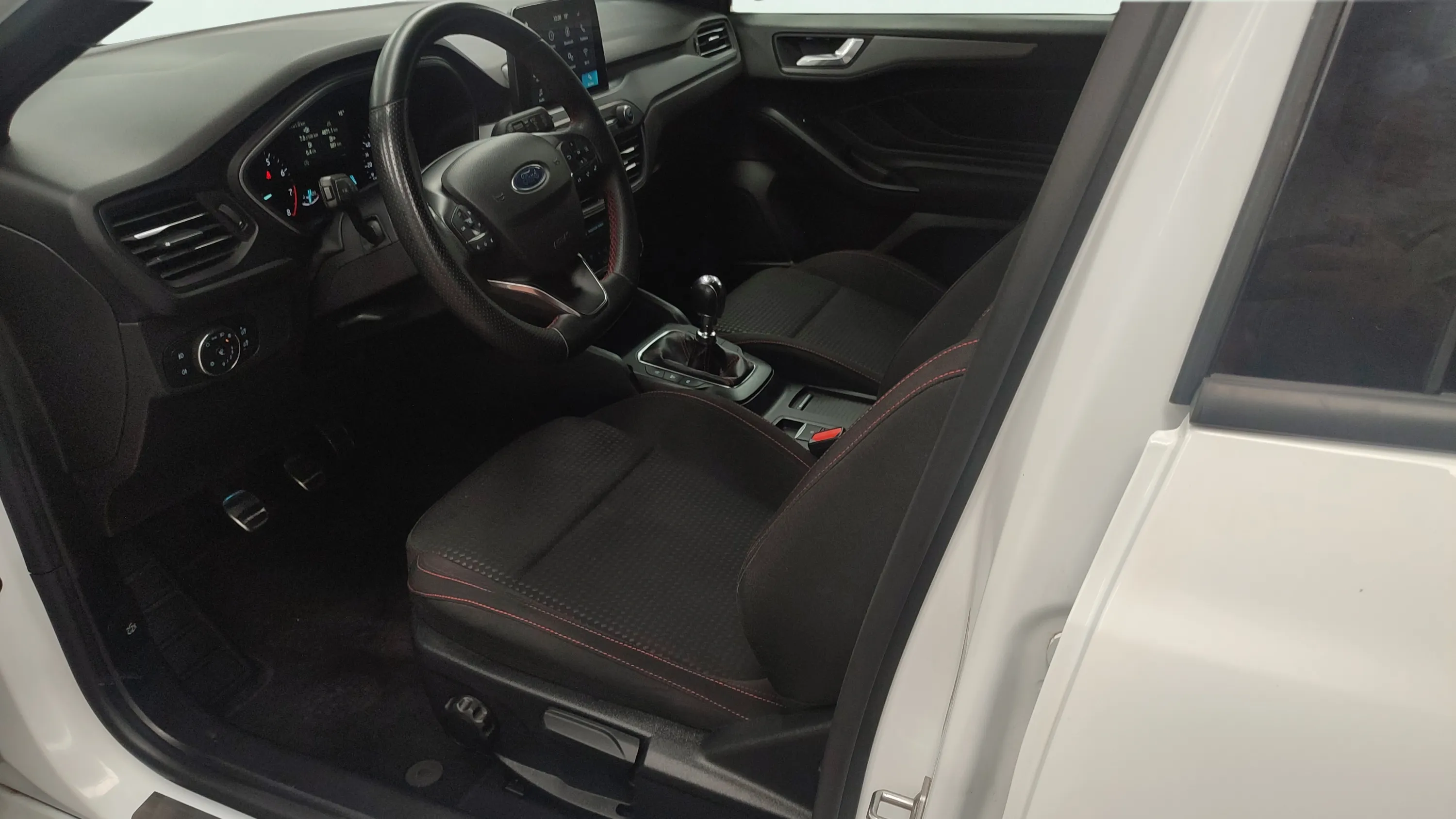 Ford Focus 1.0 EcoBoost MHEV ST-Line Style SIP - foto 17