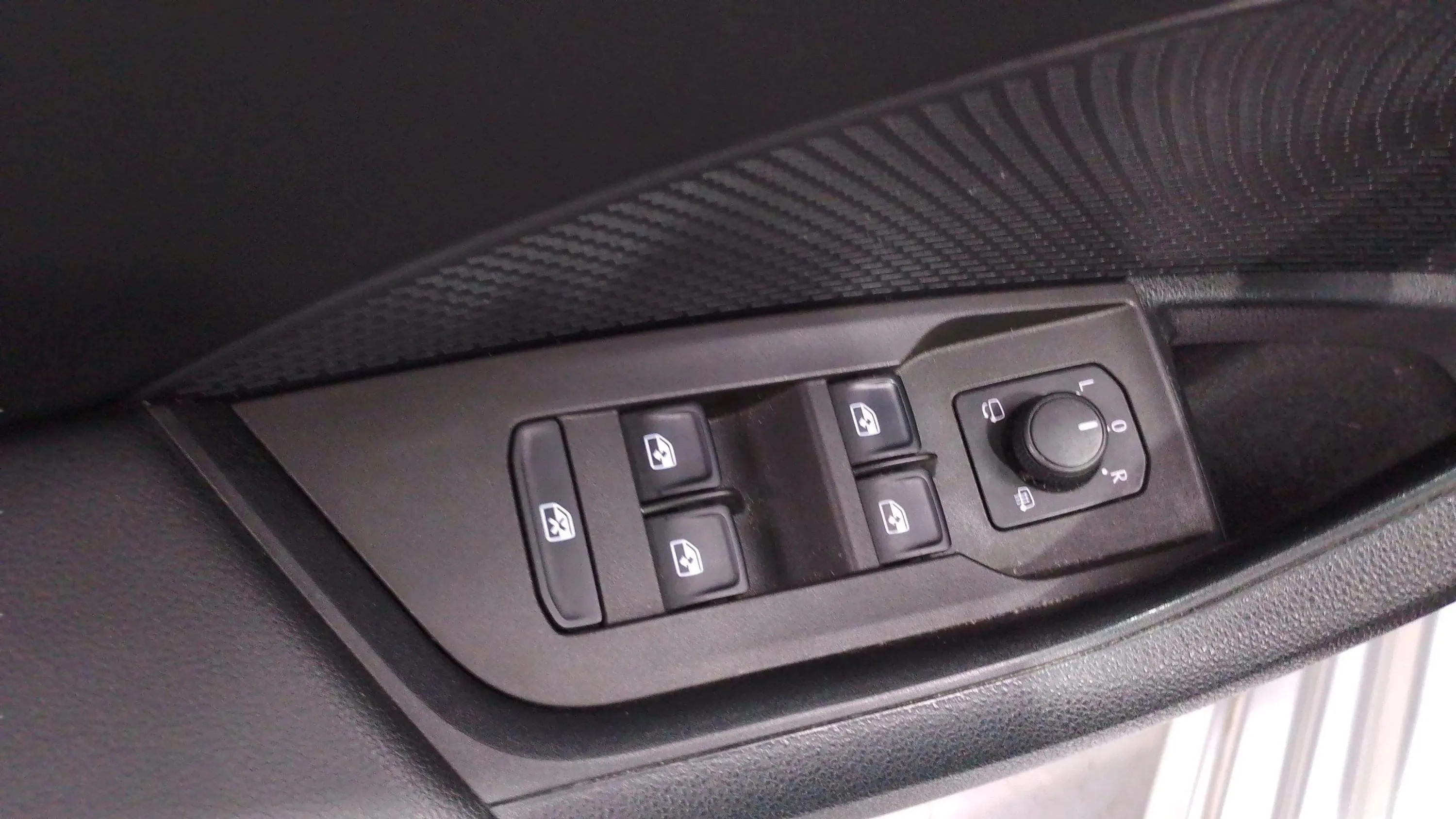 Škoda Octavia 2.0 TDI DSG Ambition - foto 25
