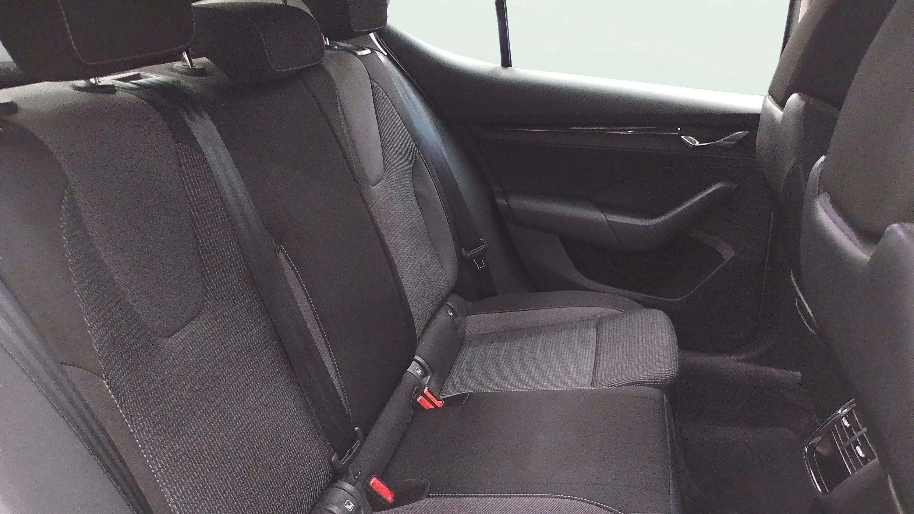 Škoda Octavia 2.0 TDI DSG Ambition - foto 15