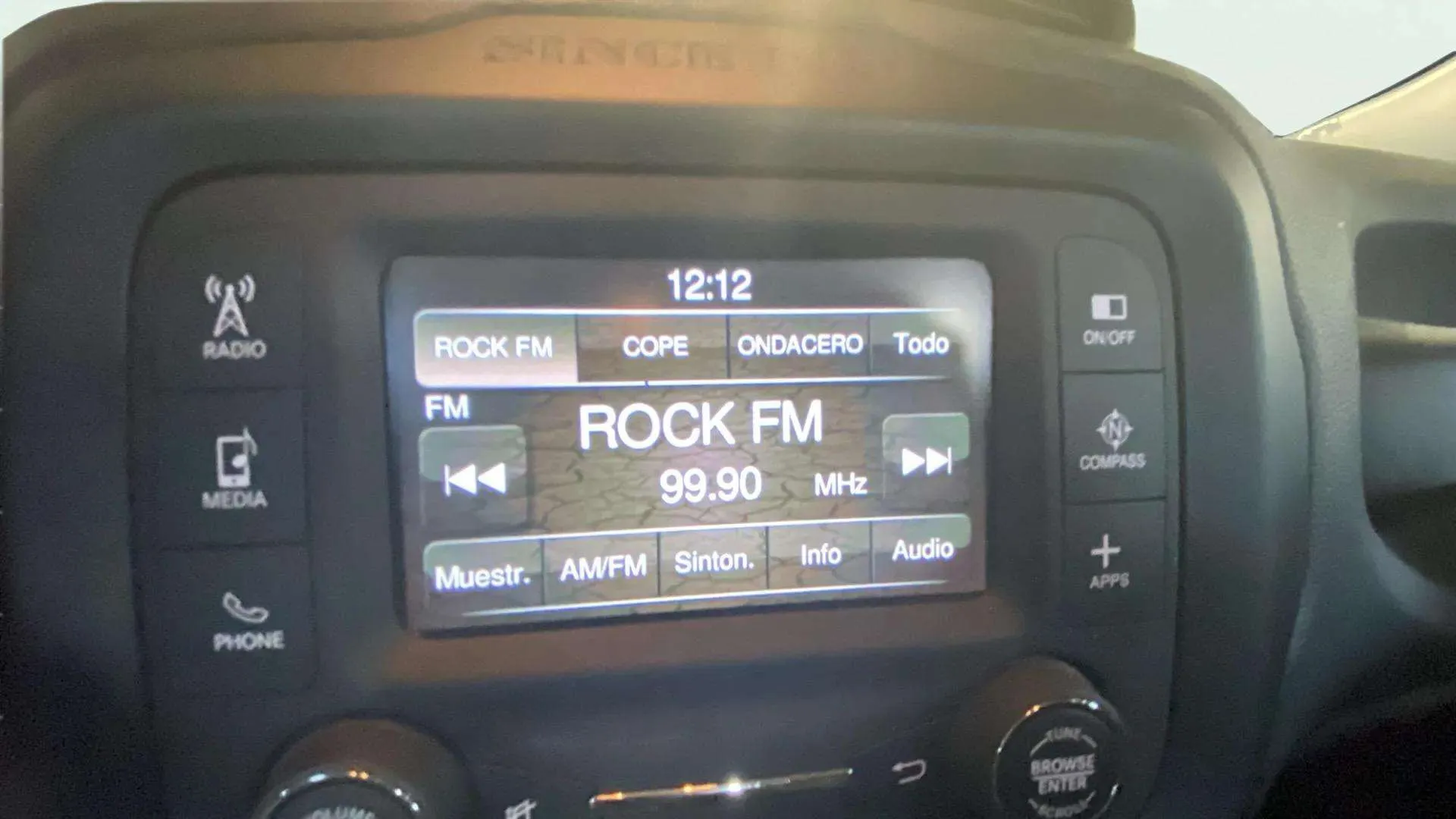 Jeep Renegade 1.6 E-TORQ Longitude FWD E6 - foto 22