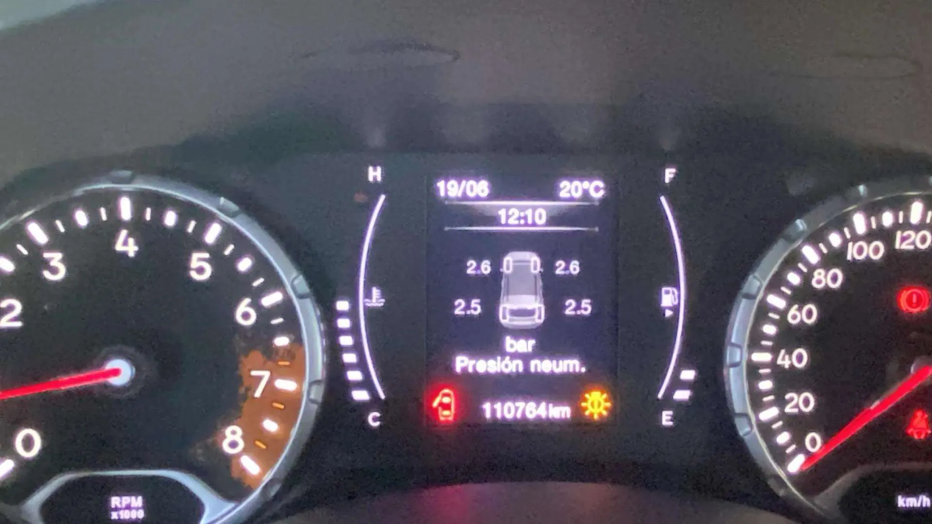 Jeep Renegade 1.6 E-TORQ Longitude FWD E6 - foto 15